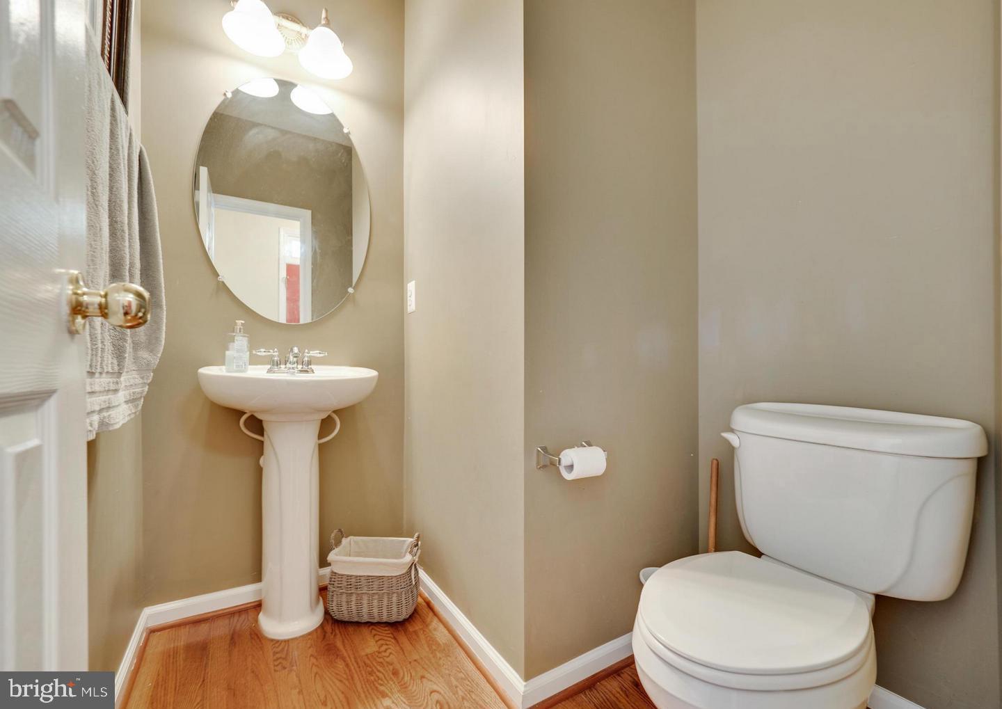 CARRIAGE HILL AT FALLS - Residential Lease