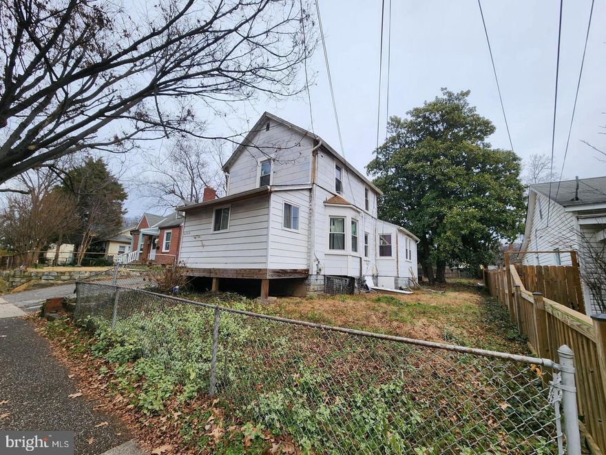 Great opportunity to buy way below market value, single family house in Mount Ranier, minutes from Washington DC. House needs work, but opportunities are endless.