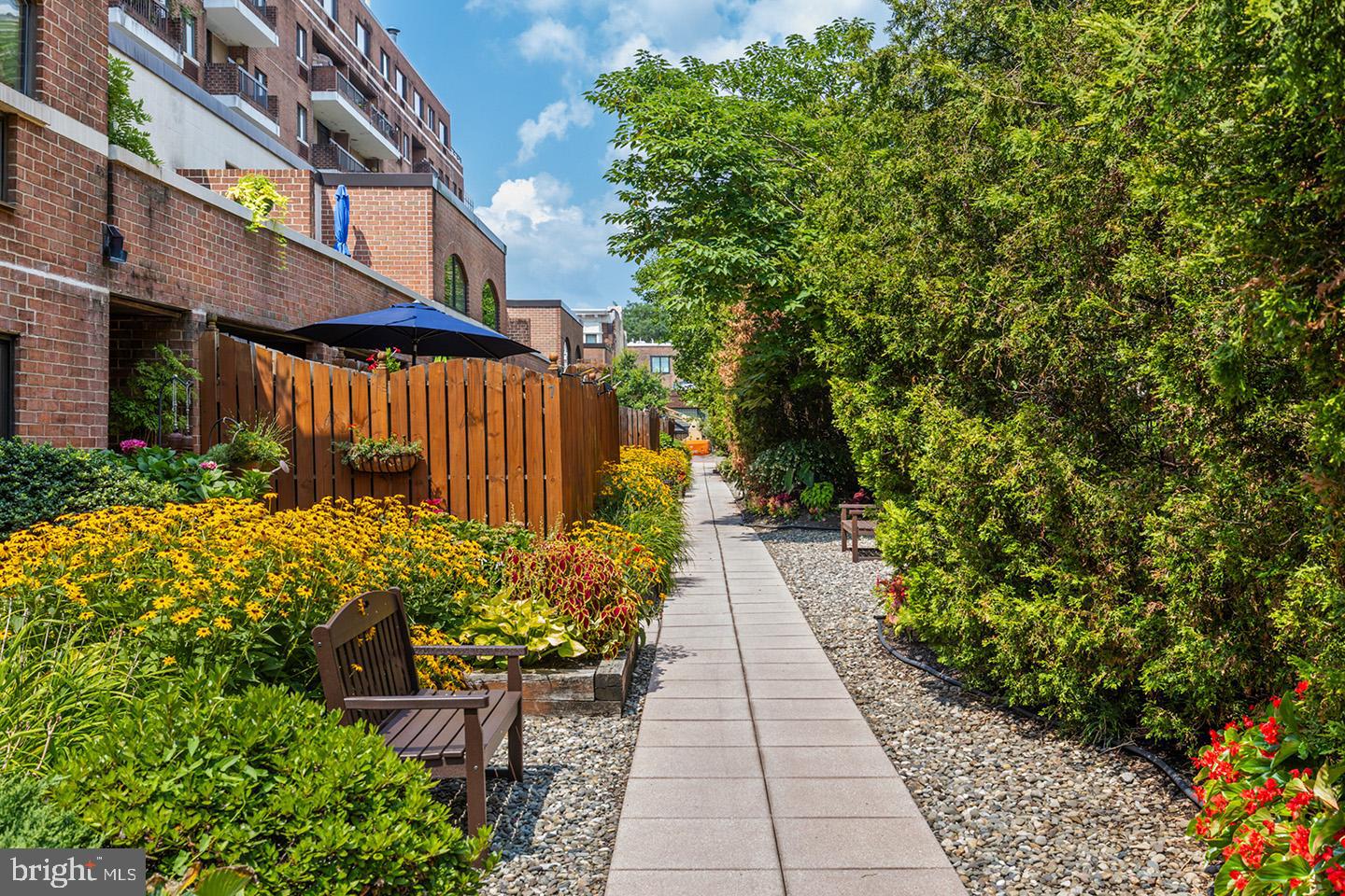 200 LOMBARD STREET 10 GU-6