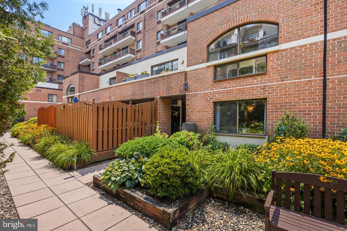 200 LOMBARD STREET 10 GU-6
