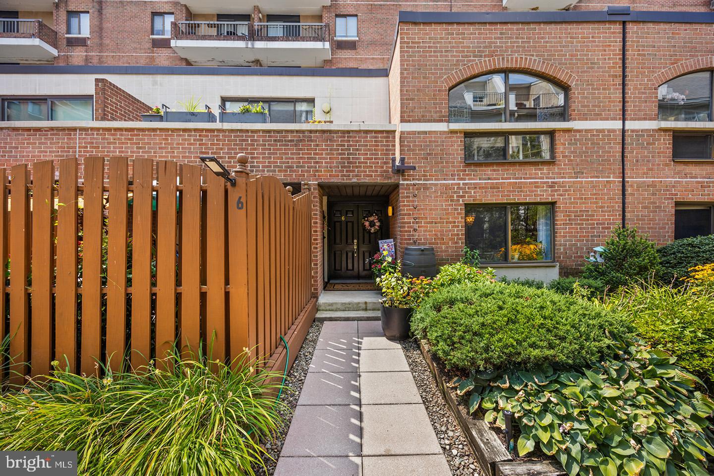 200 LOMBARD STREET 10 GU-6