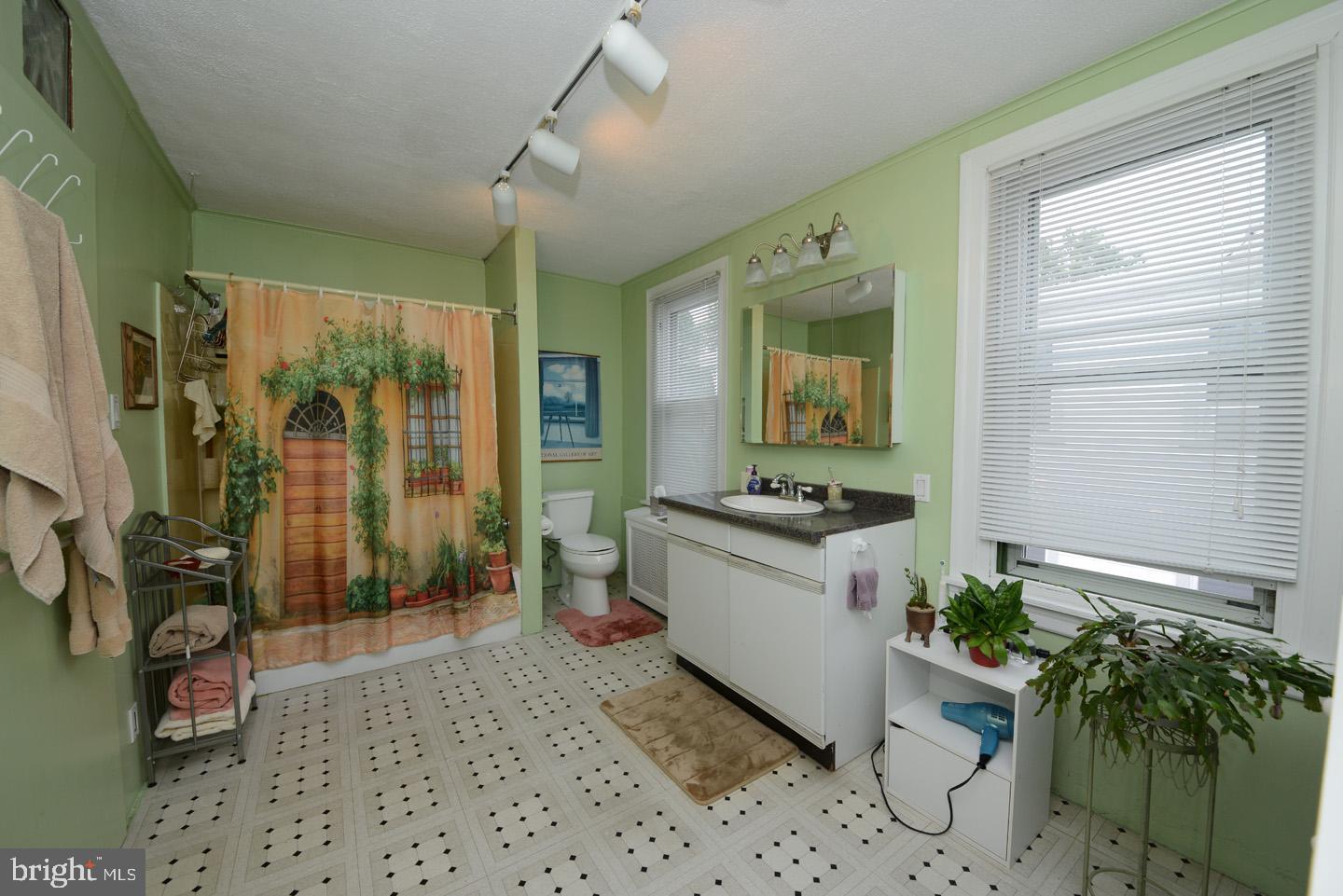 CHELTENHAM - Residential