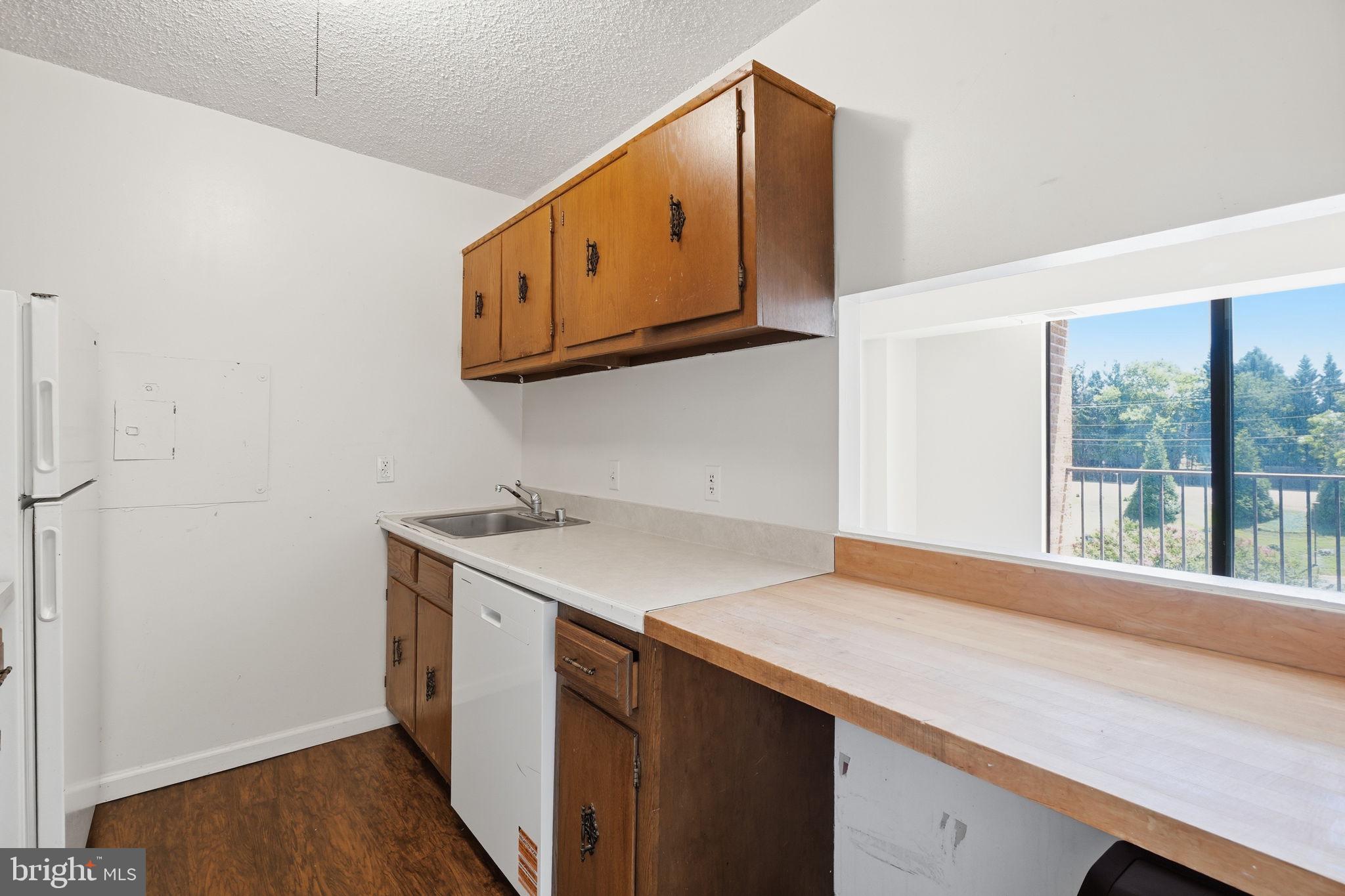 2311 PIMMIT DRIVE 511E