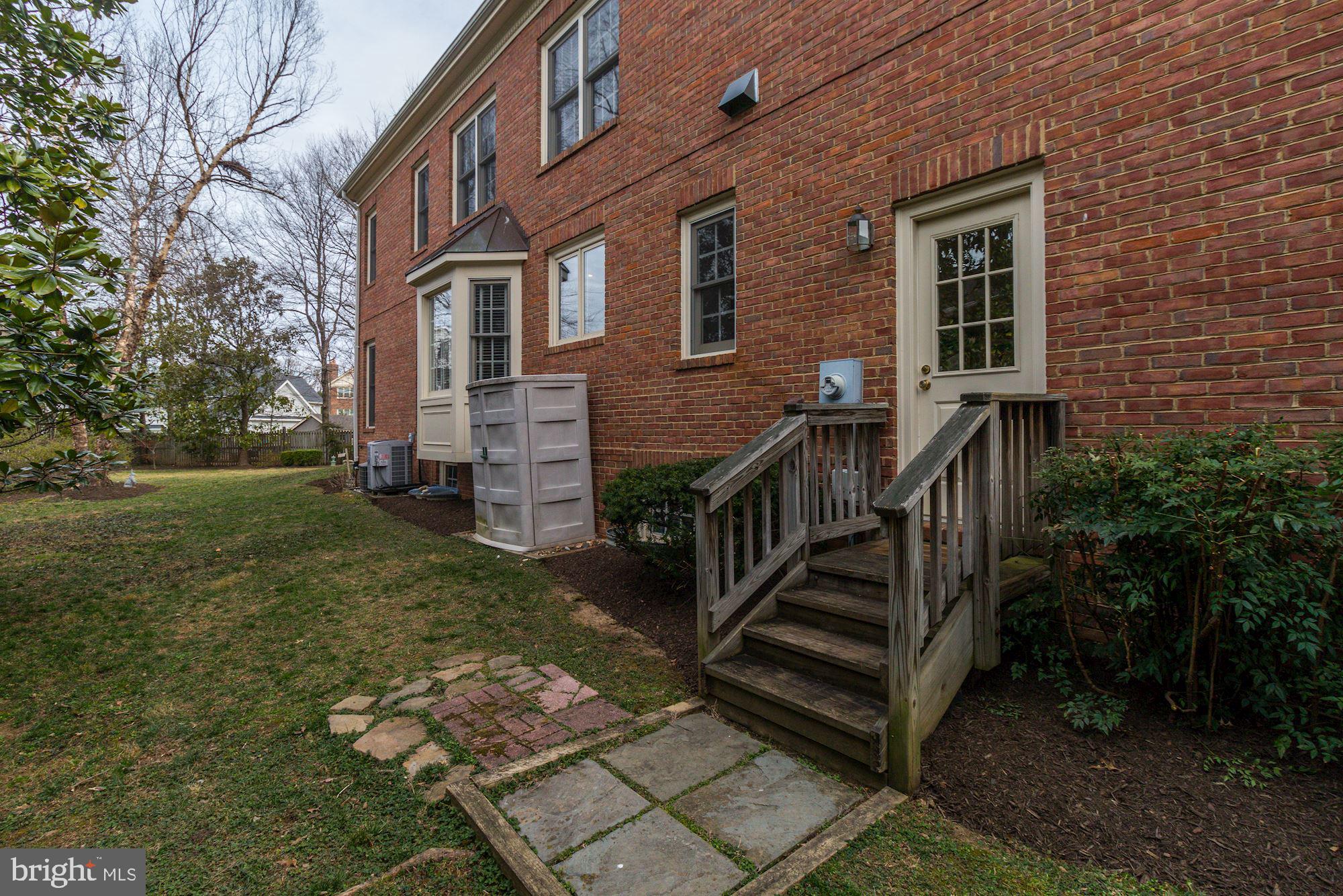 SHIRLEY WOODS - Residential