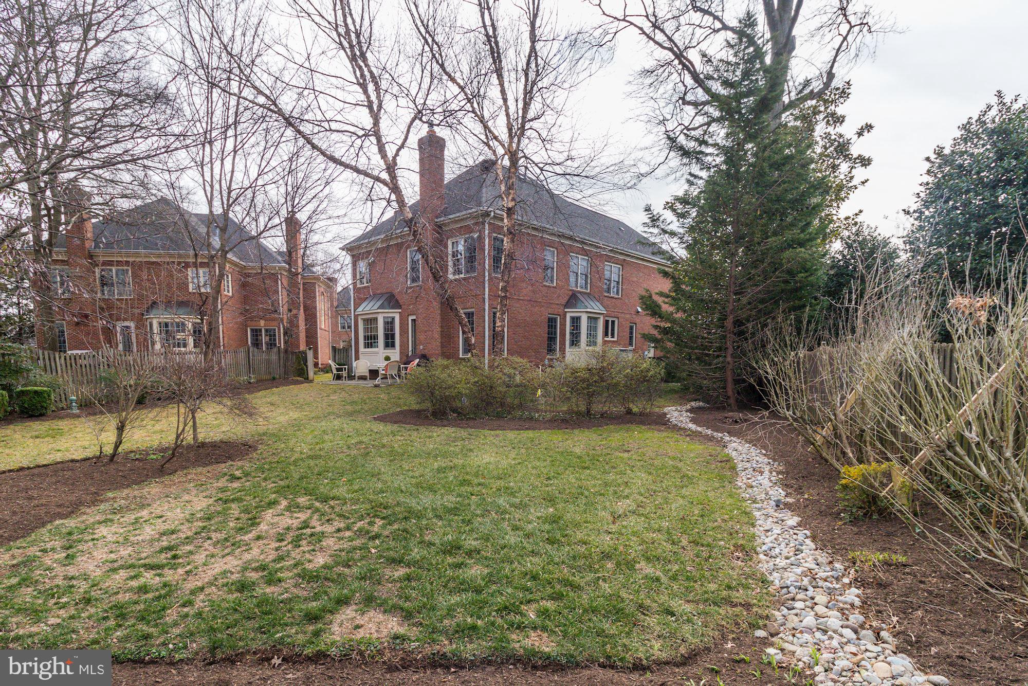 SHIRLEY WOODS - Residential