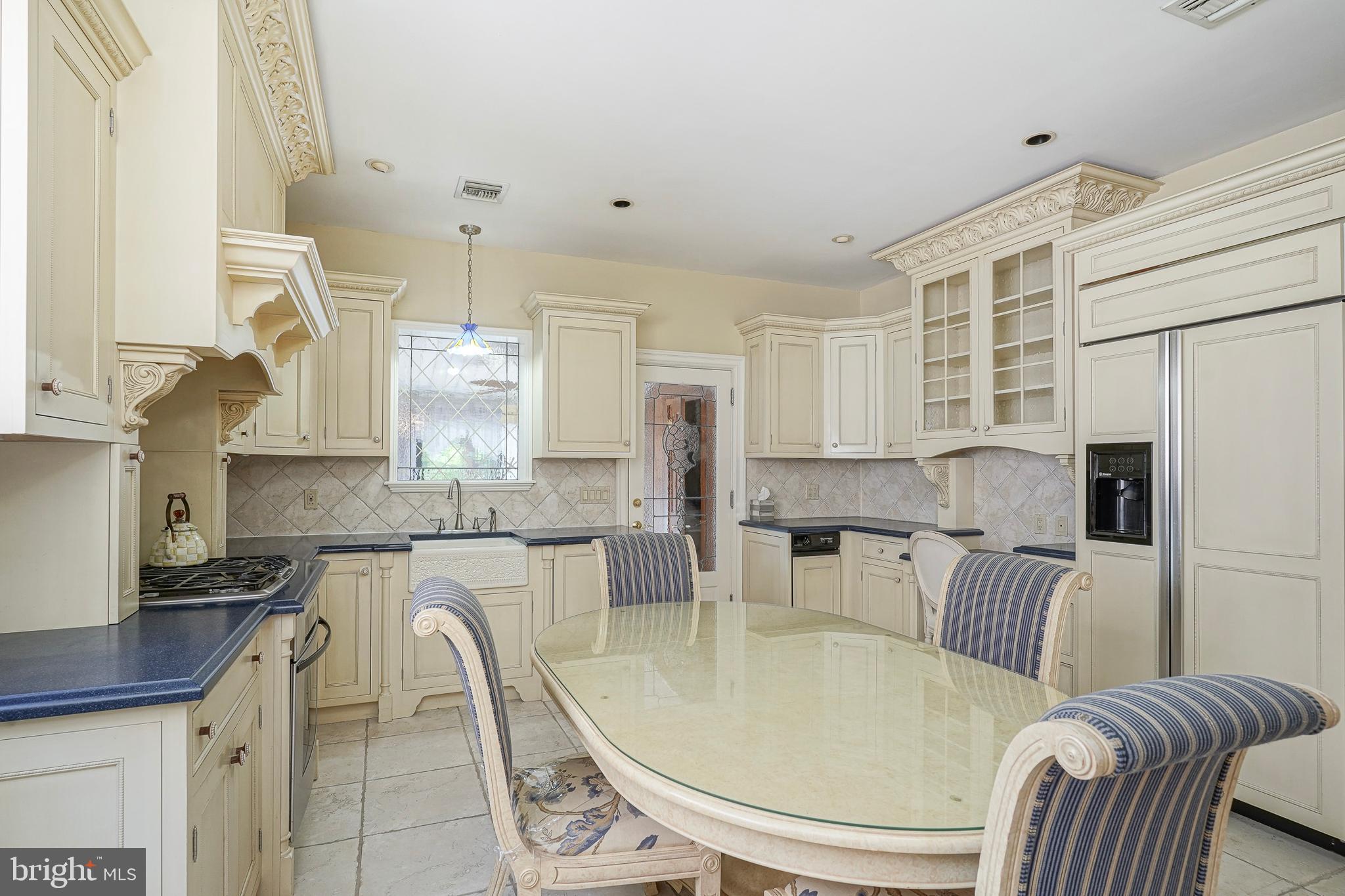 GIRARD ESTATES - Residential