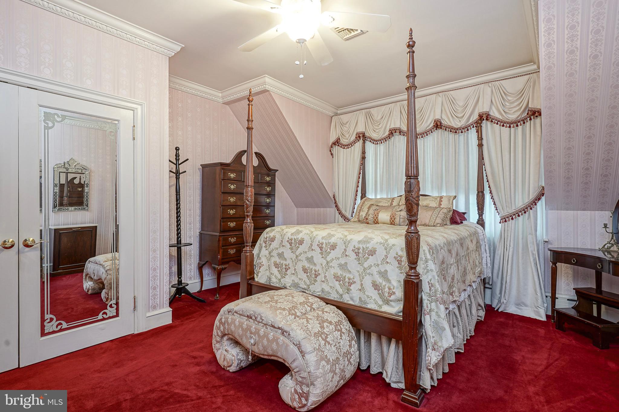 GIRARD ESTATES - Residential