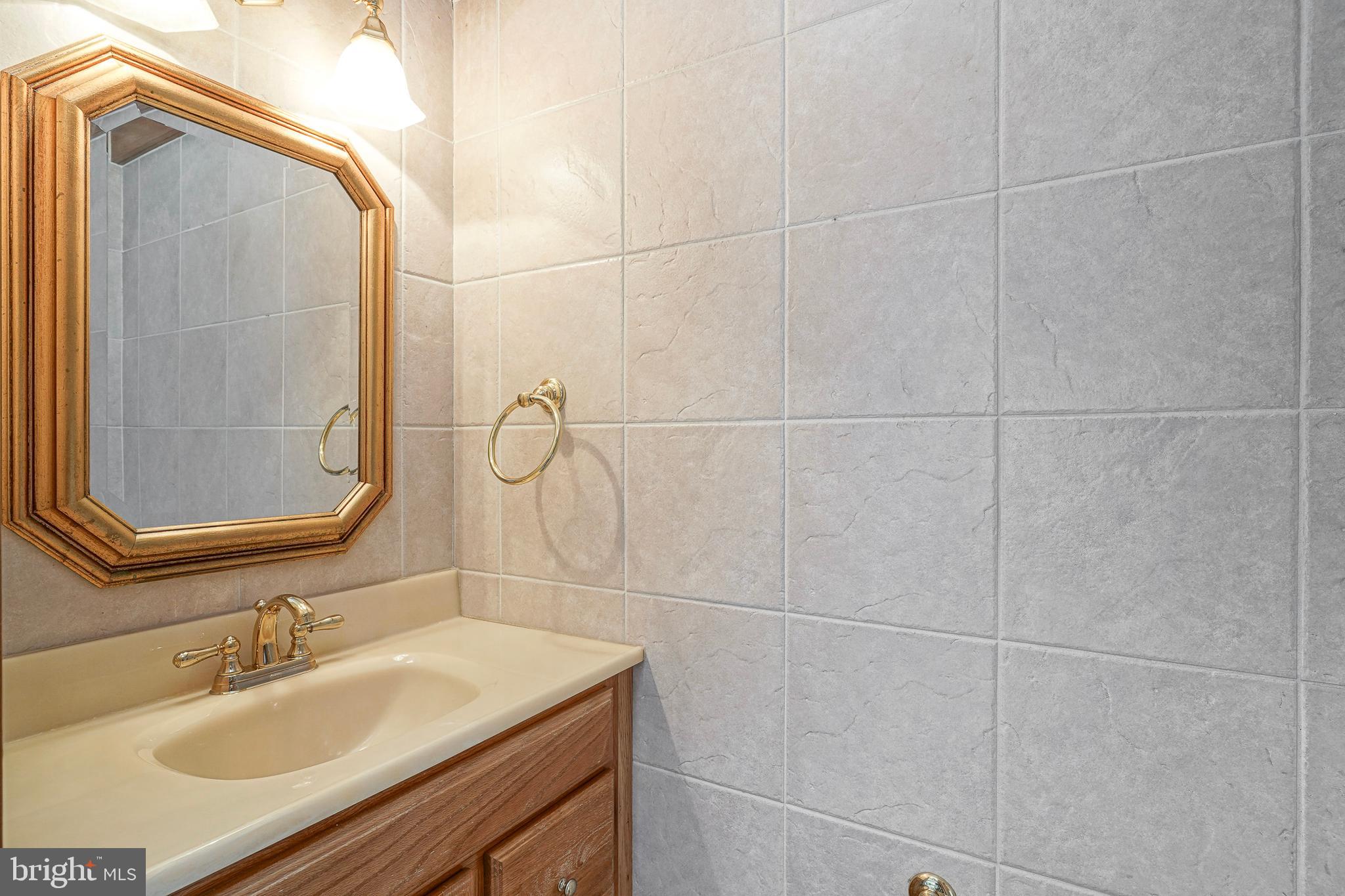 GIRARD ESTATES - Residential