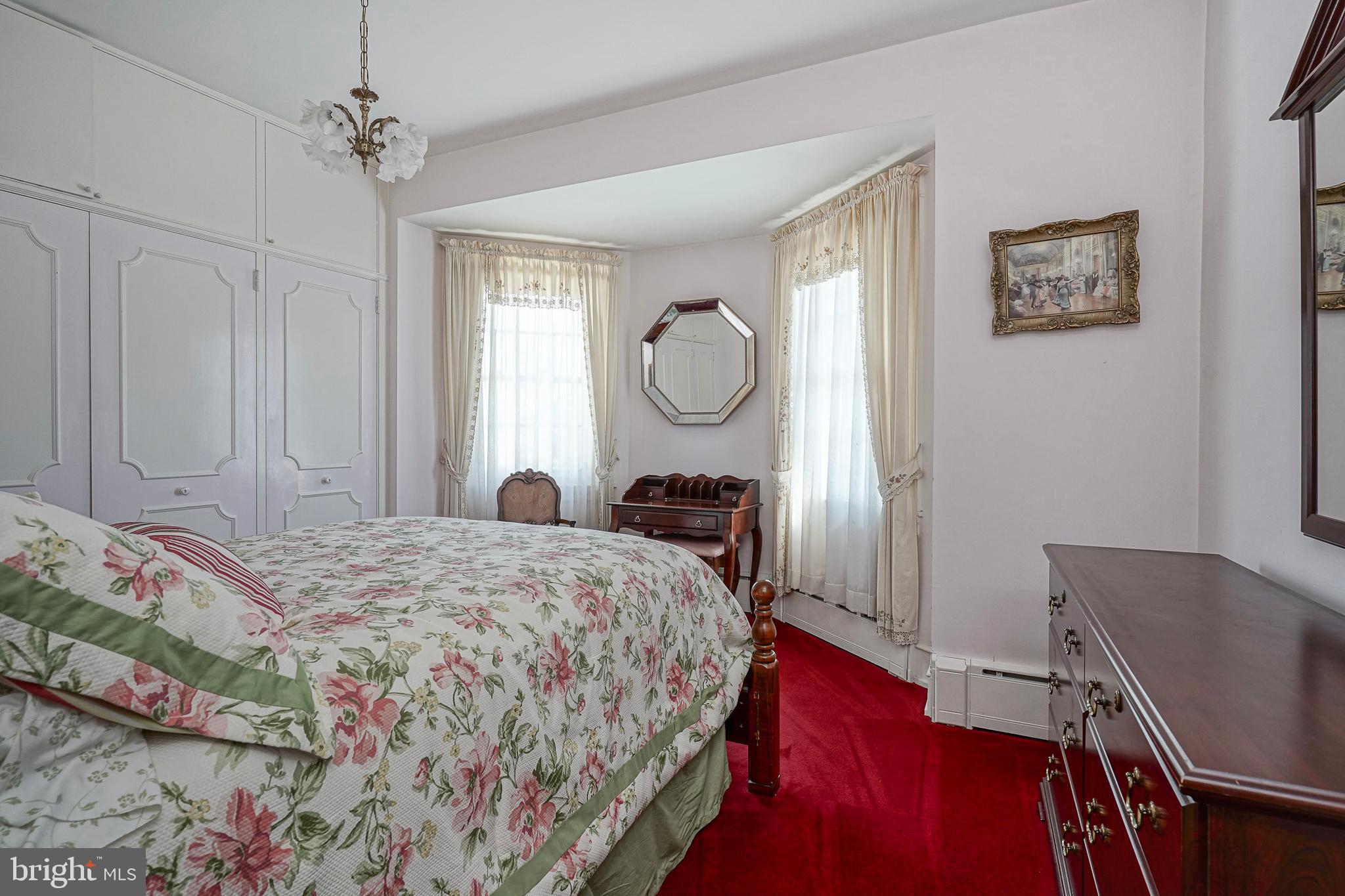 GIRARD ESTATES - Residential