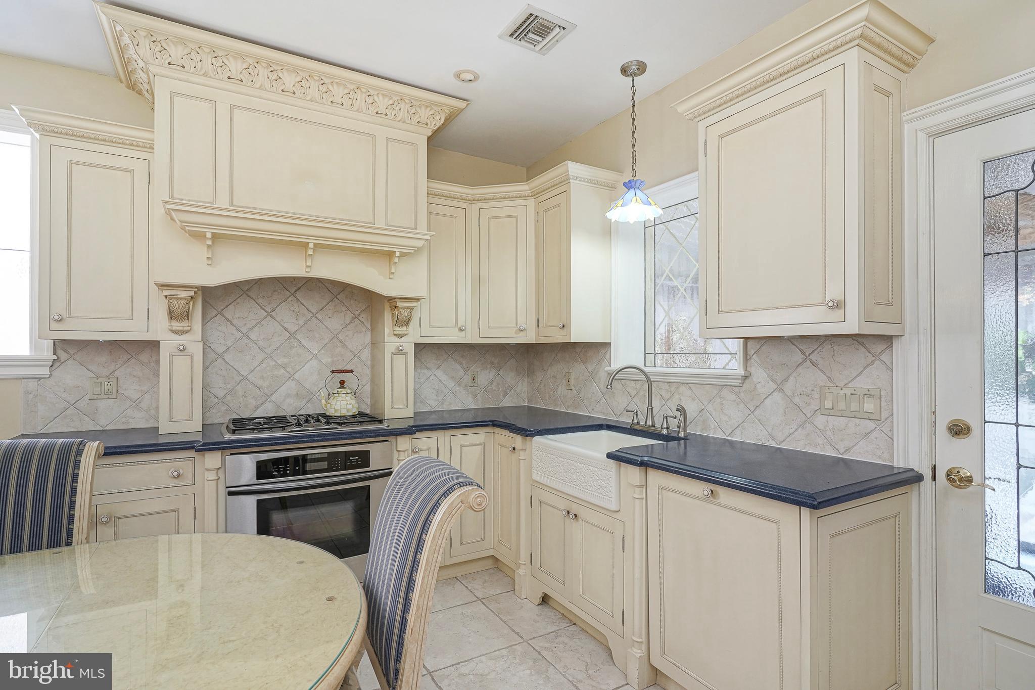 GIRARD ESTATES - Residential