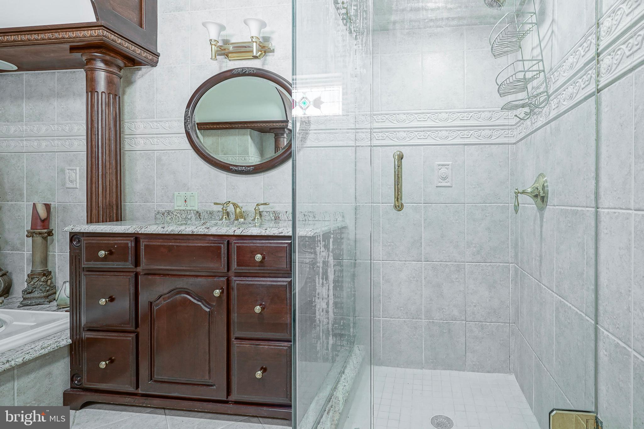 GIRARD ESTATES - Residential