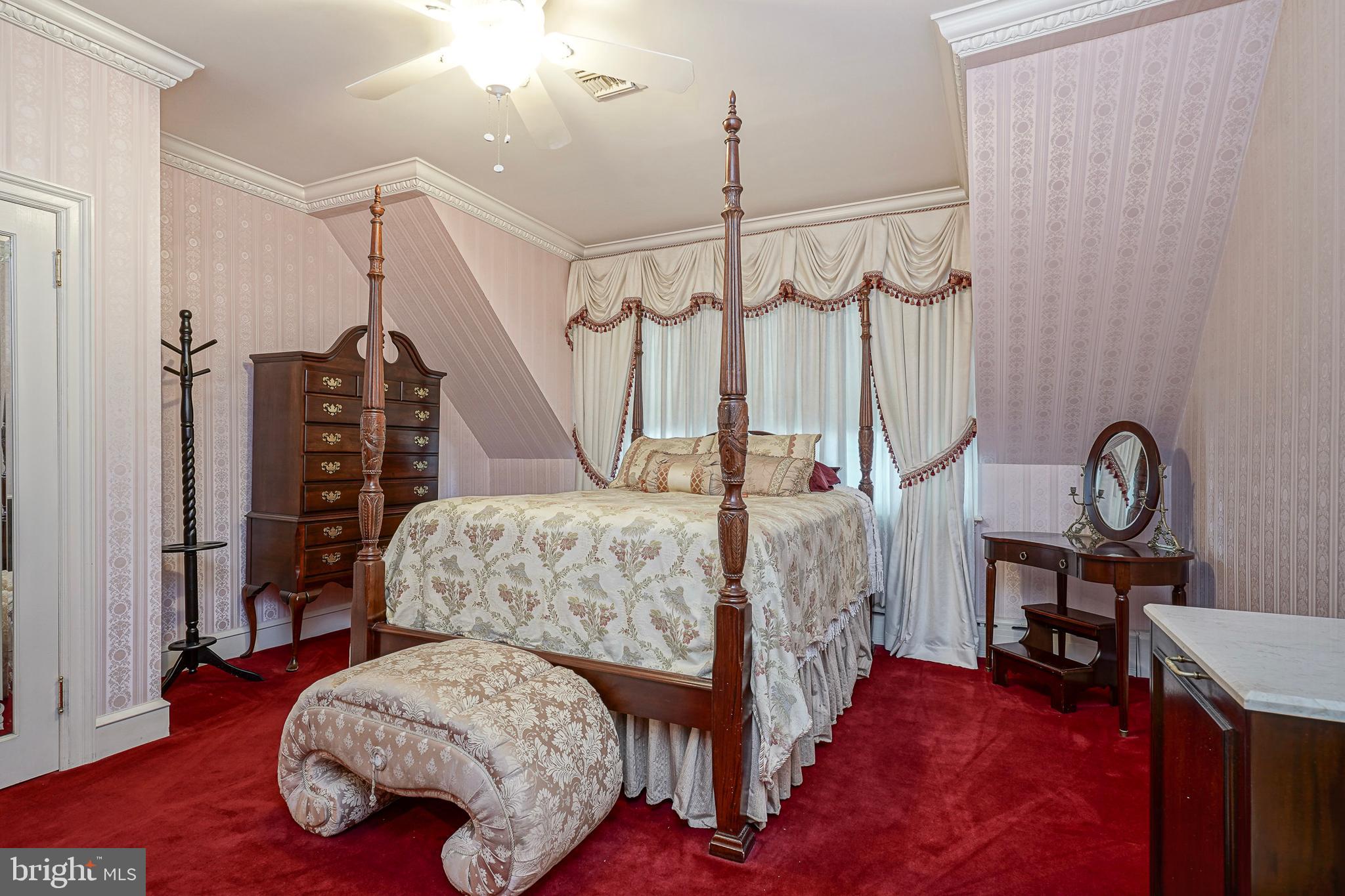 GIRARD ESTATES - Residential