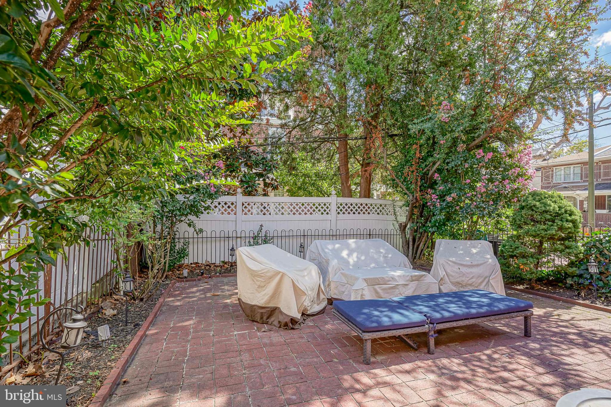 GIRARD ESTATES - Residential