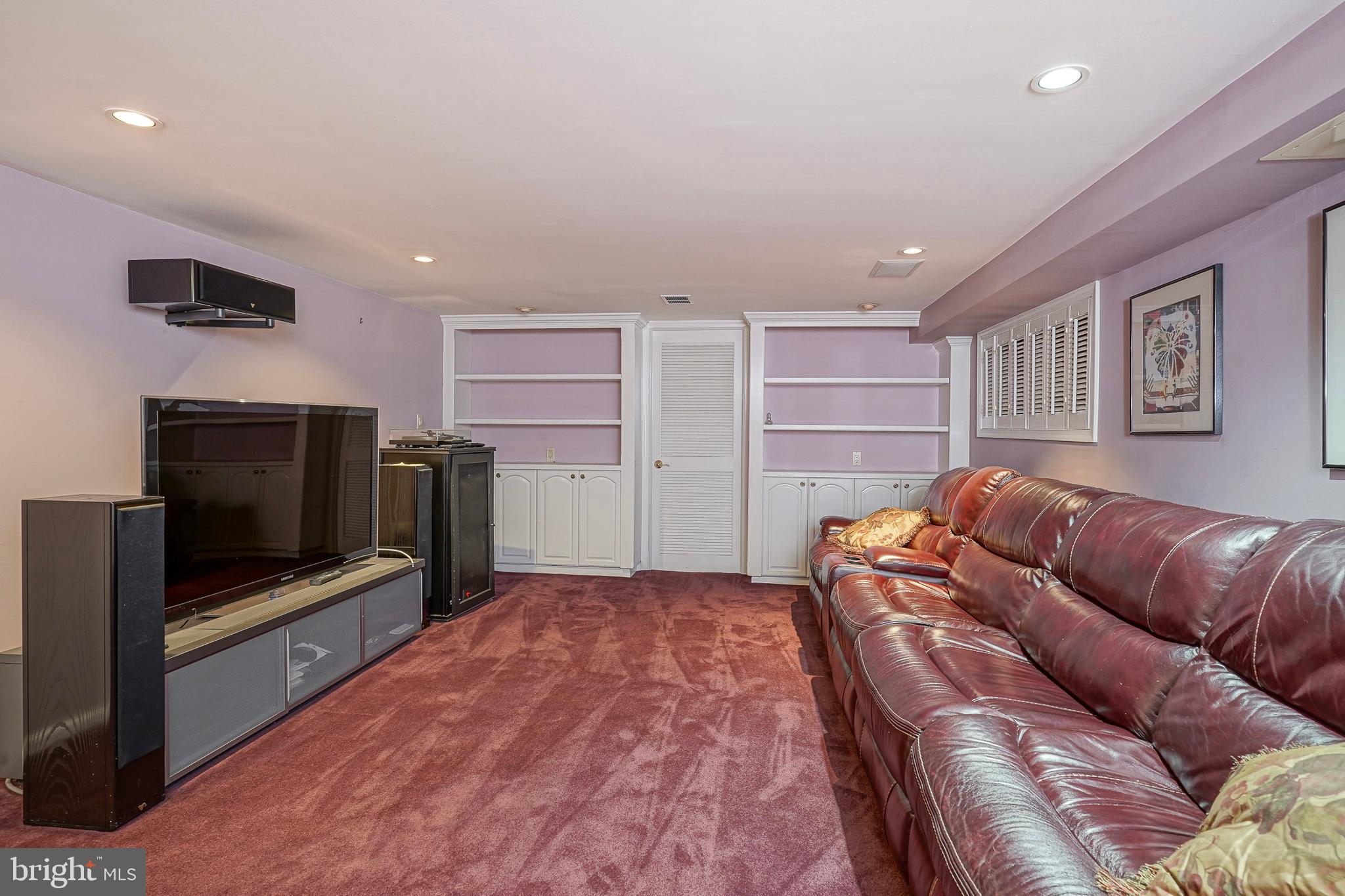 GIRARD ESTATES - Residential