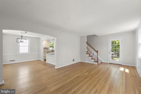 Tiny photo for 2018 Norhurst Way N, CATONSVILLE, MD 21228 (MLS # MDBC2162142)