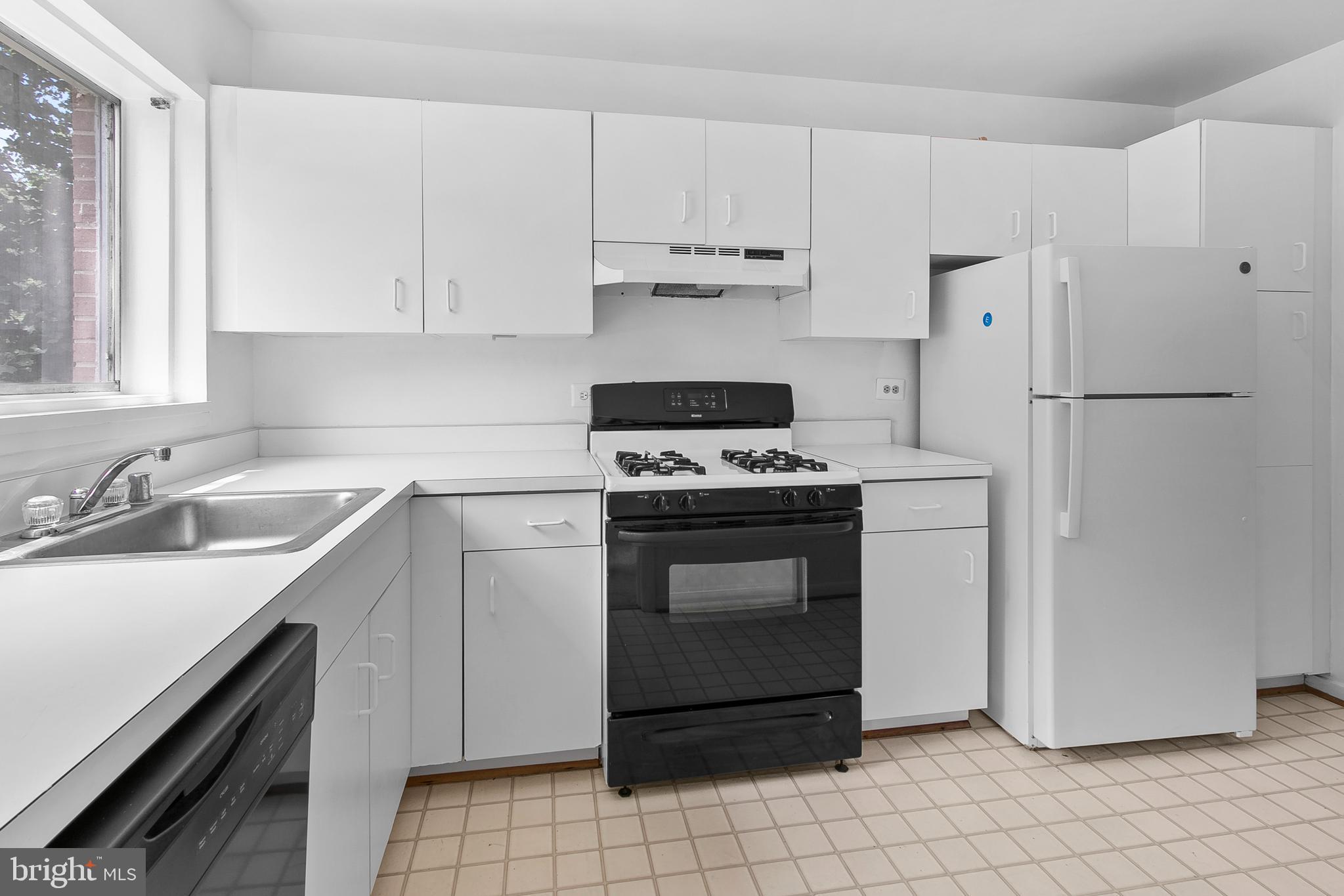 PARKSIDE CONDOMINIUMS - Residential