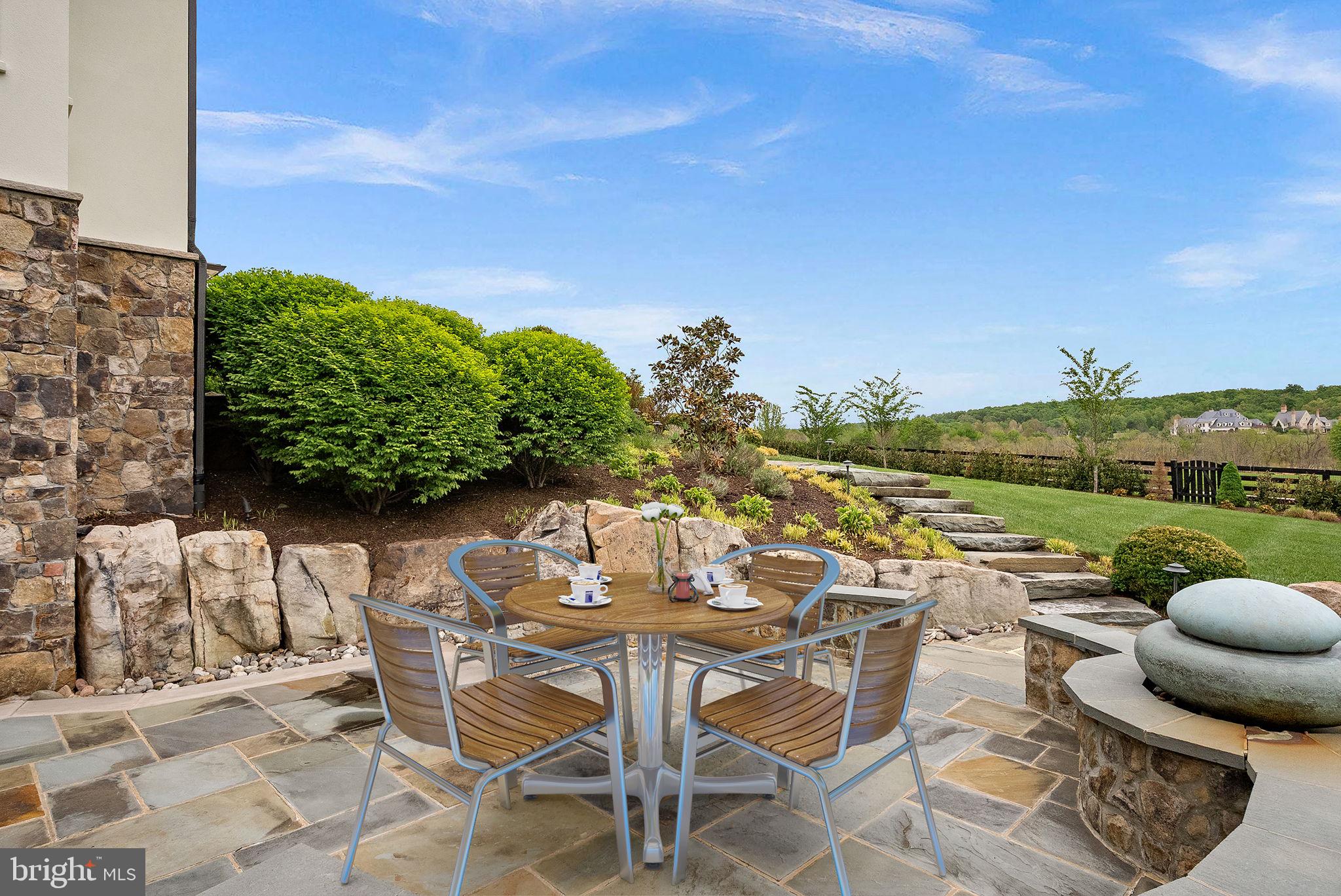 CREIGHTON FARMS - Residential