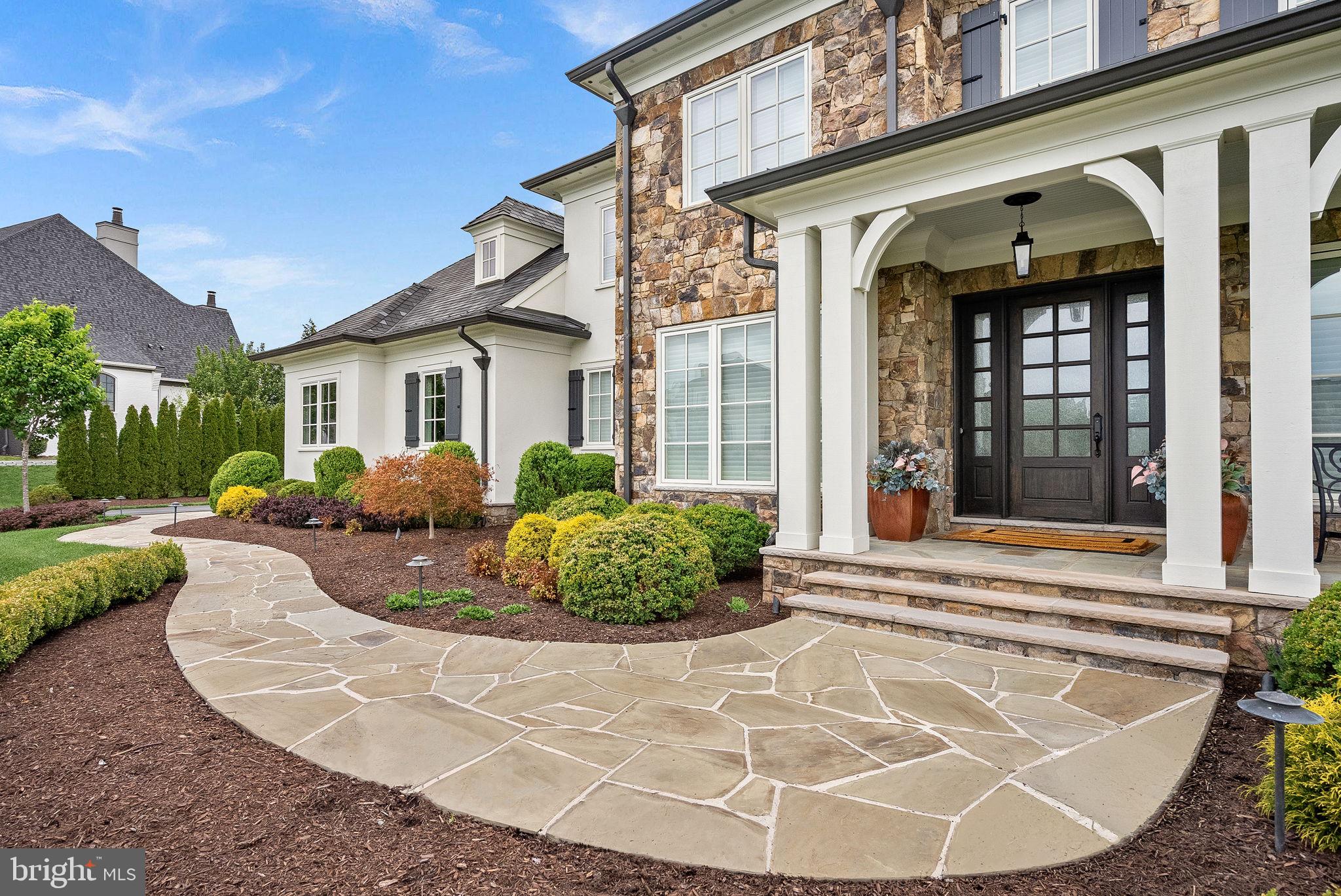 CREIGHTON FARMS - Residential