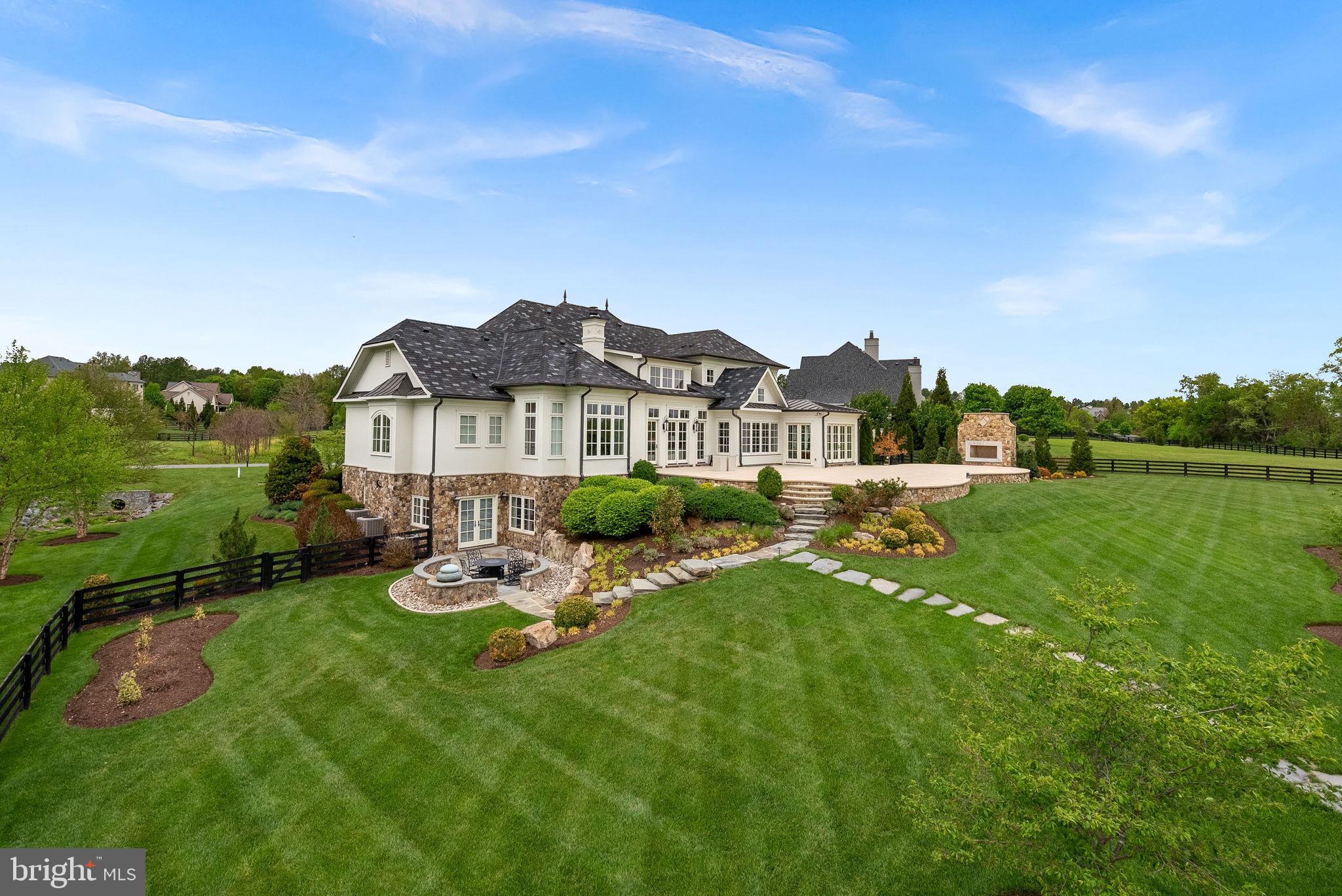CREIGHTON FARMS - Residential