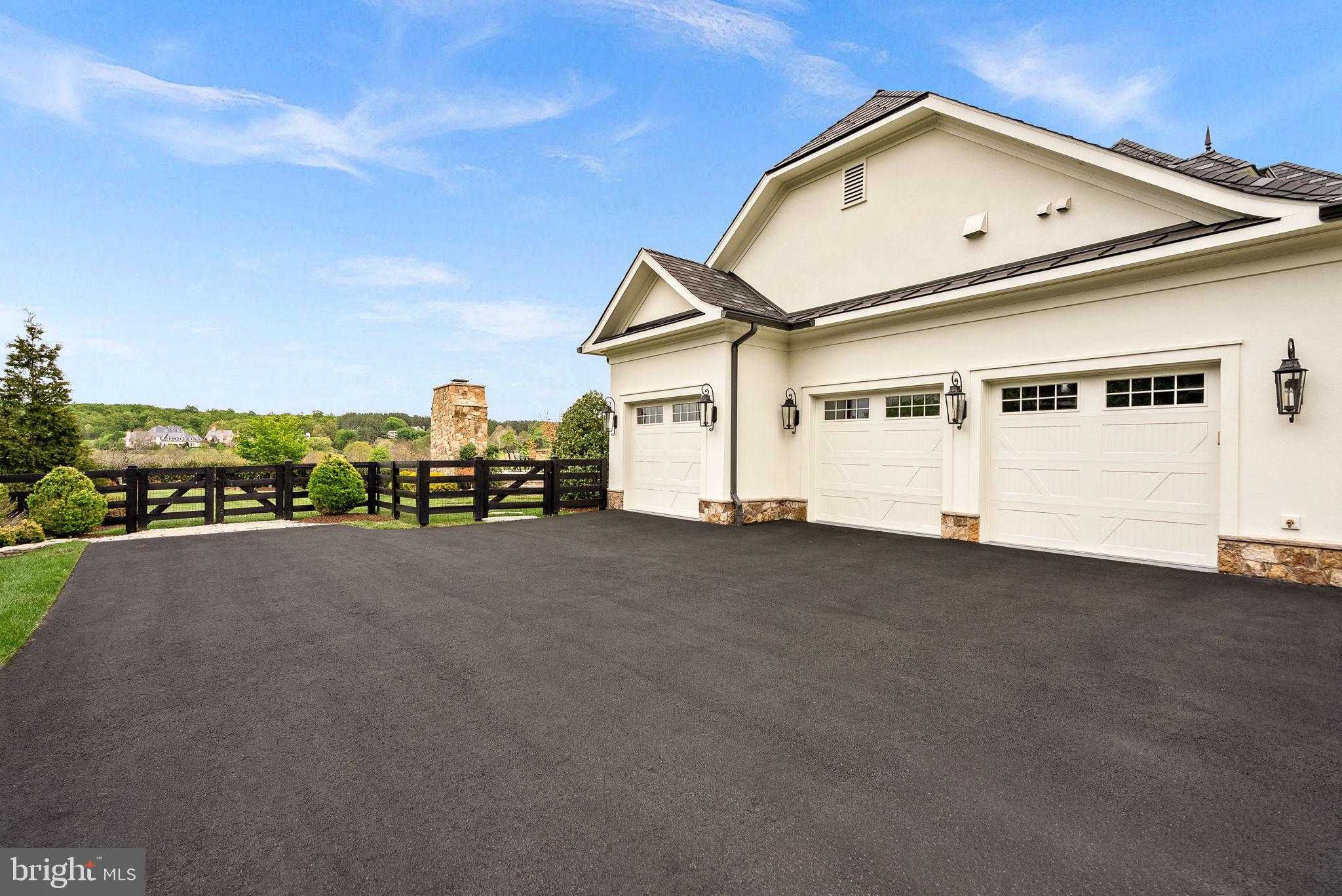 CREIGHTON FARMS - Residential