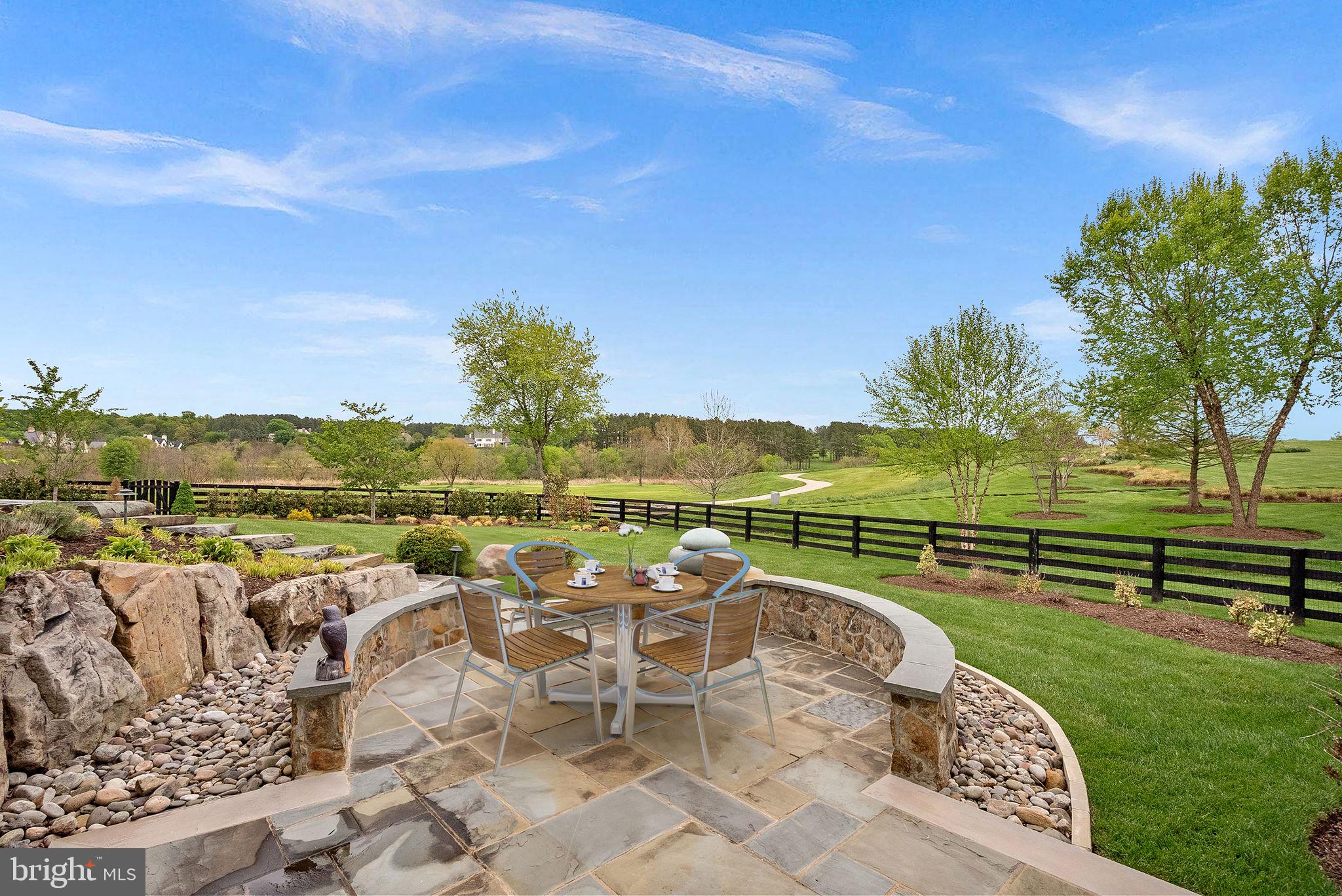 CREIGHTON FARMS - Residential