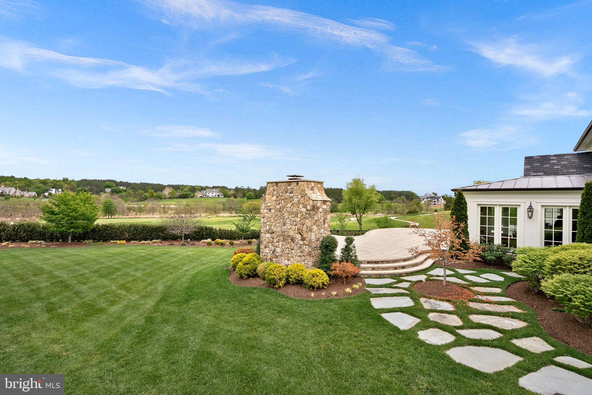 CREIGHTON FARMS - Residential