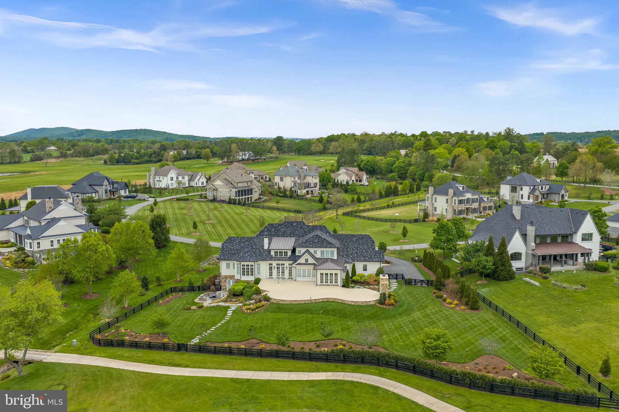 CREIGHTON FARMS - Residential
