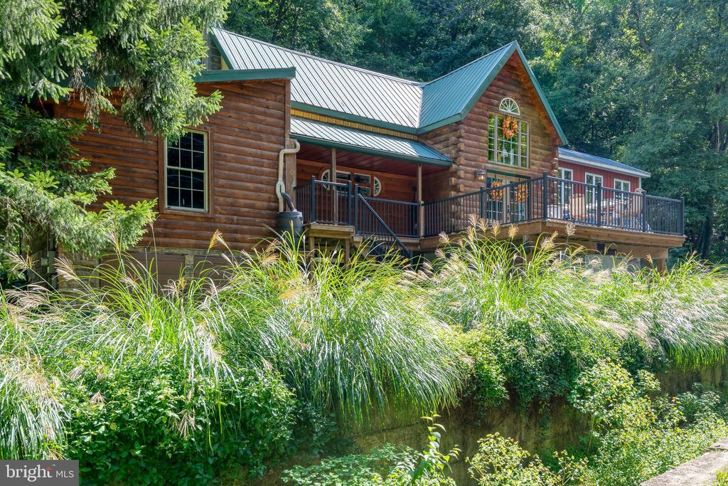 Photo of 674 Bull Run Road, WRIGHTSVILLE, PA 17368 (MLS # PAYK2090606)