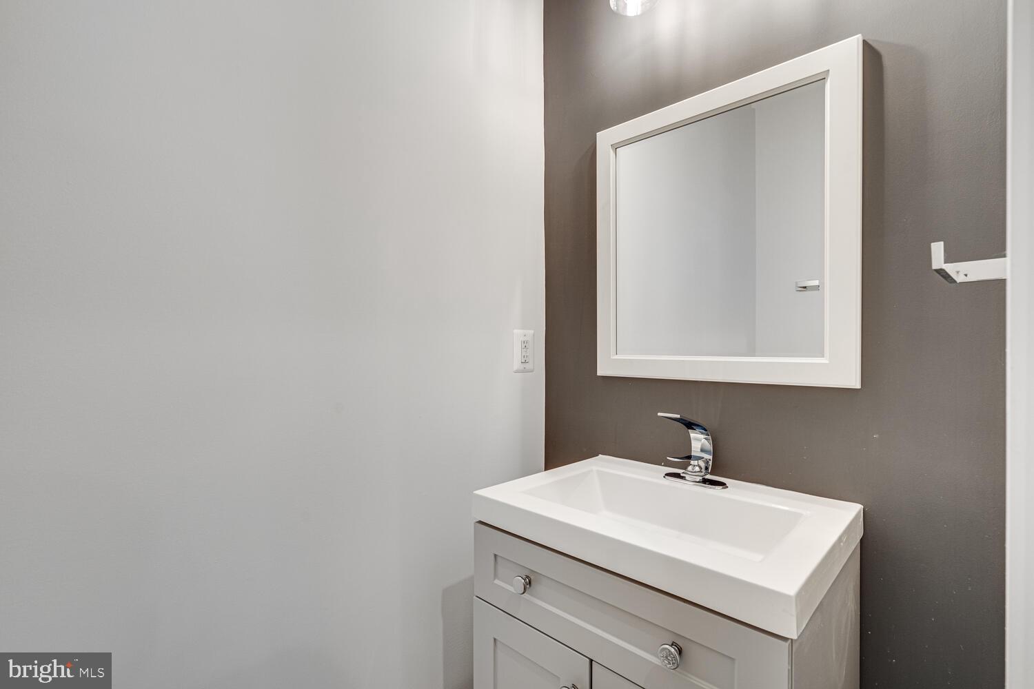 GOLF CLUB MANOR - Residential