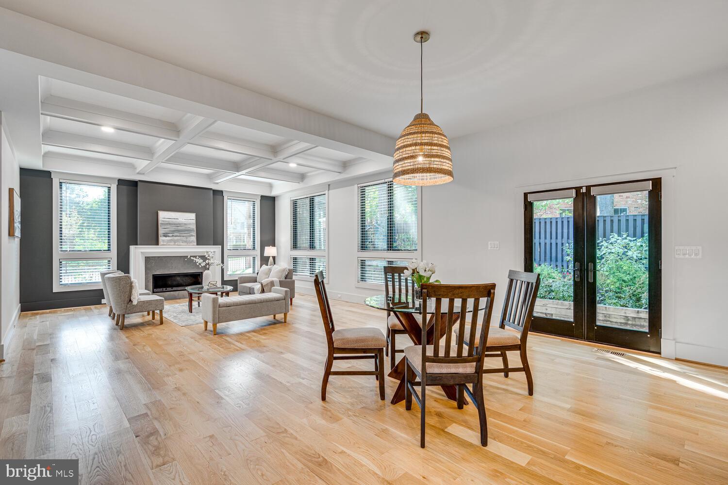 GOLF CLUB MANOR - Residential