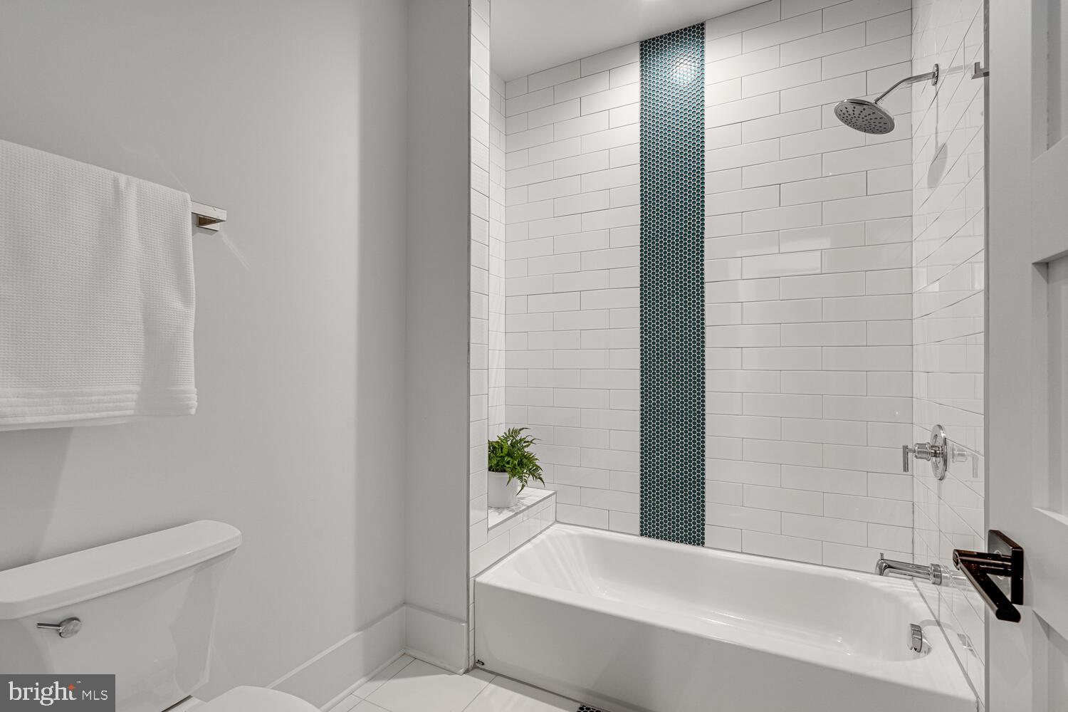 GOLF CLUB MANOR - Residential