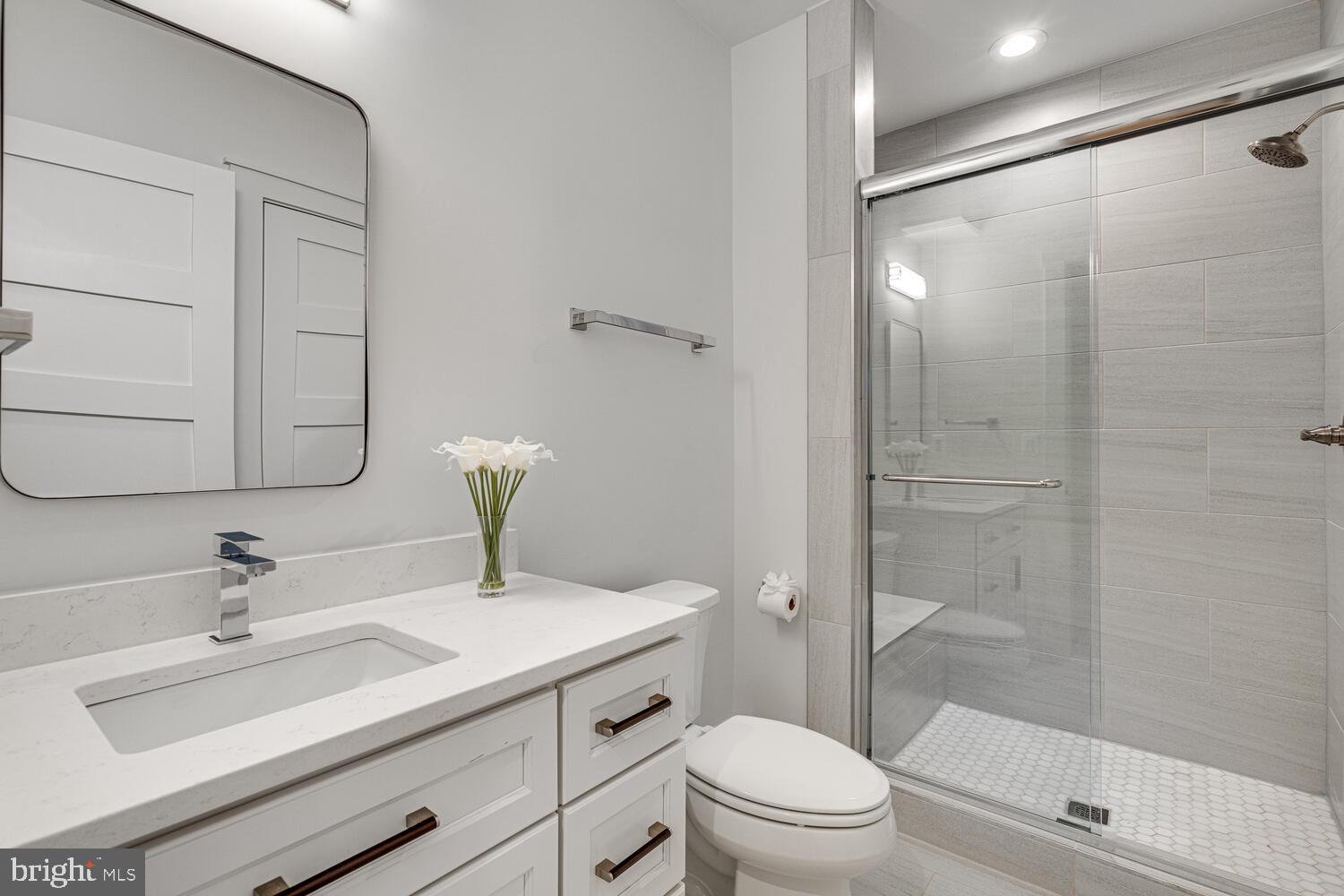 GOLF CLUB MANOR - Residential