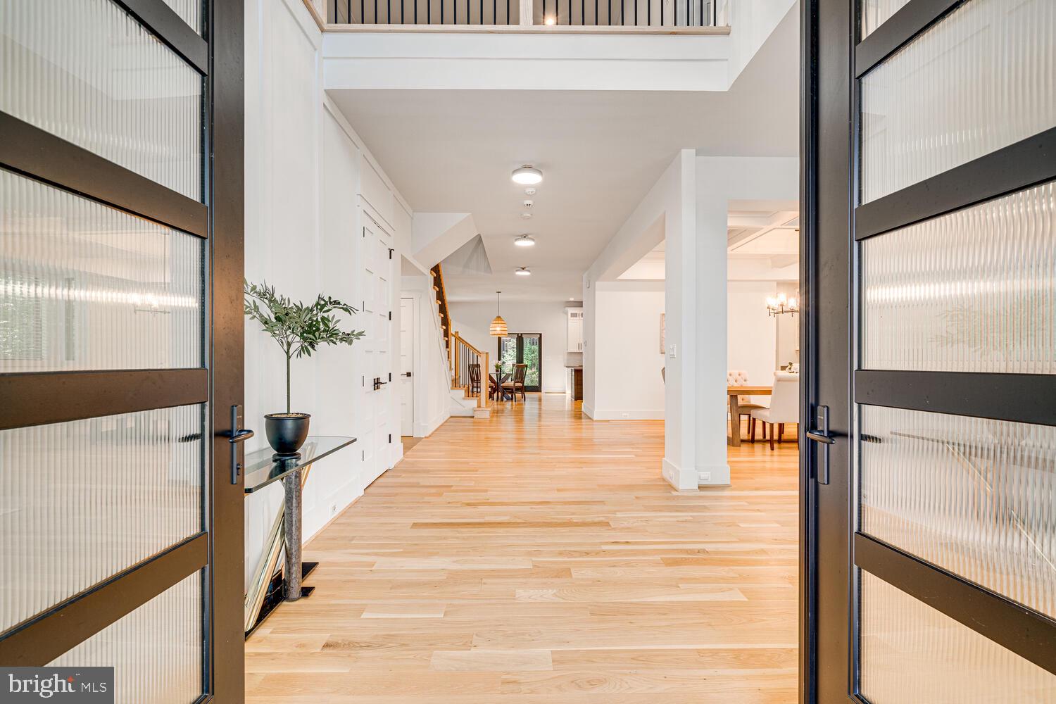 GOLF CLUB MANOR - Residential