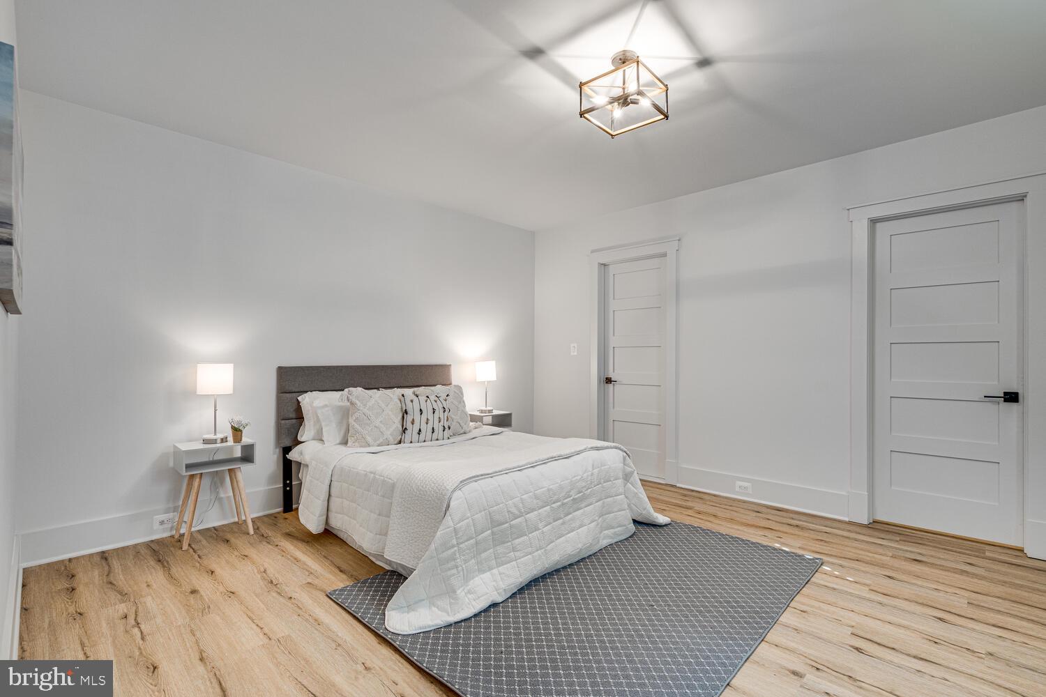 GOLF CLUB MANOR - Residential