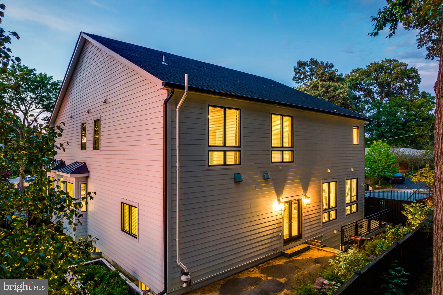 GOLF CLUB MANOR - Residential