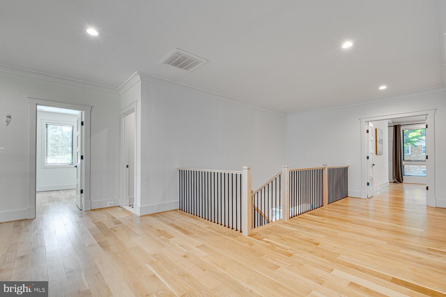 GOLF CLUB MANOR - Residential