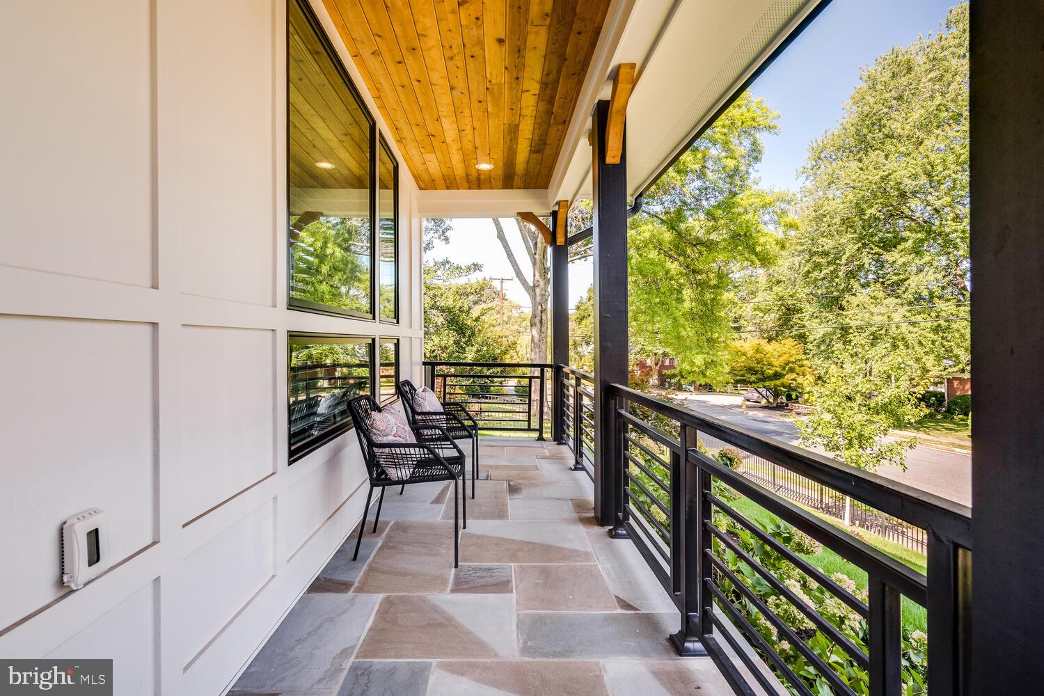 GOLF CLUB MANOR - Residential