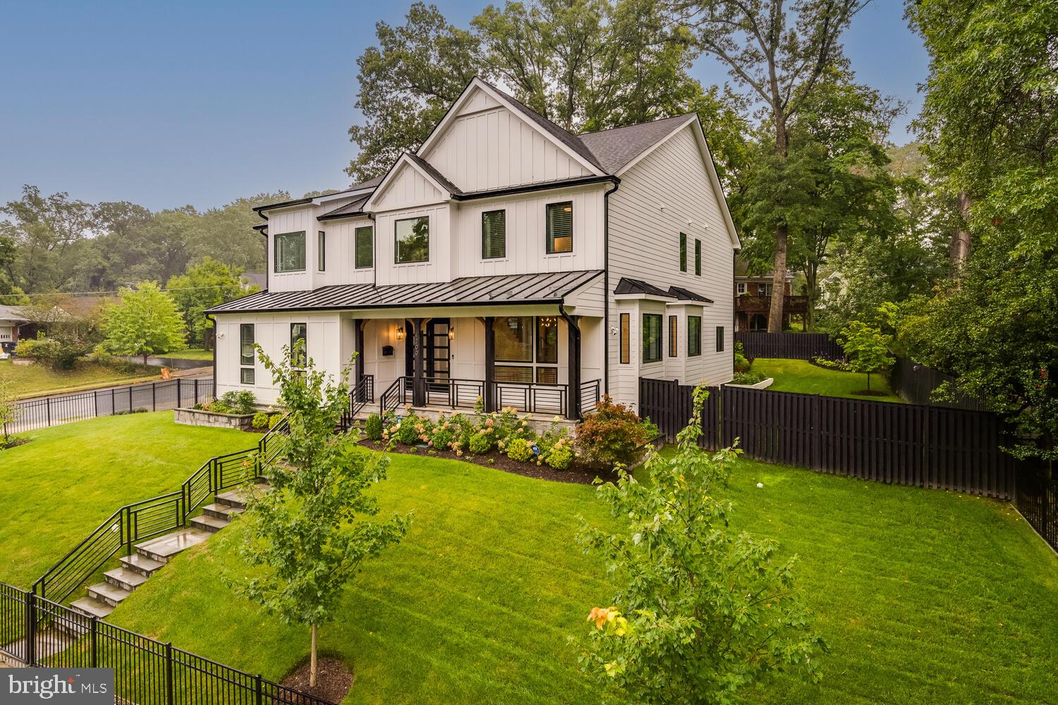 GOLF CLUB MANOR - Residential