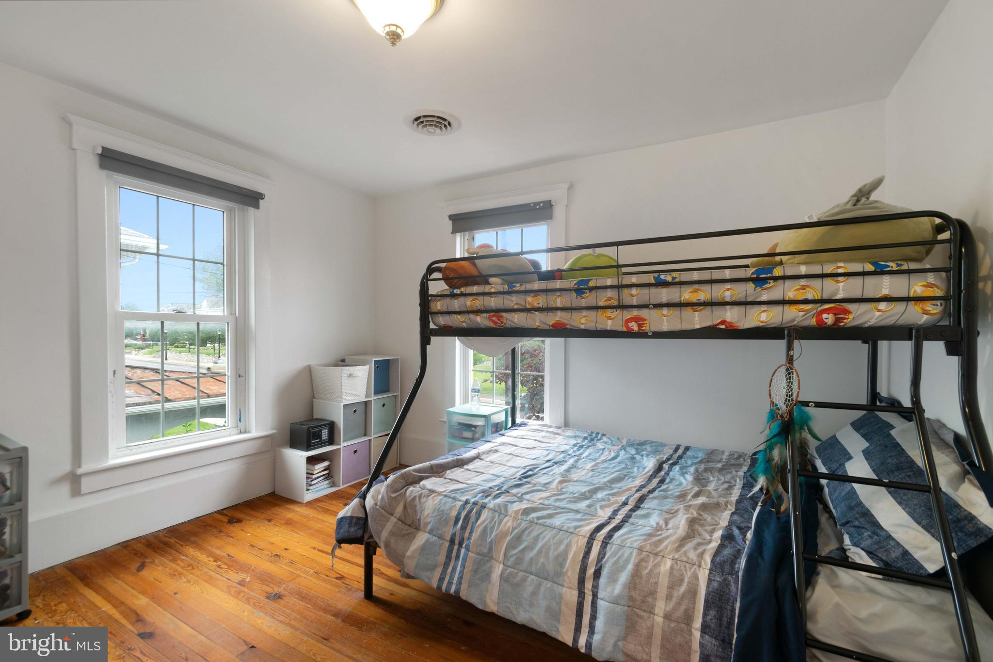 HAMPSTEAD - Residential