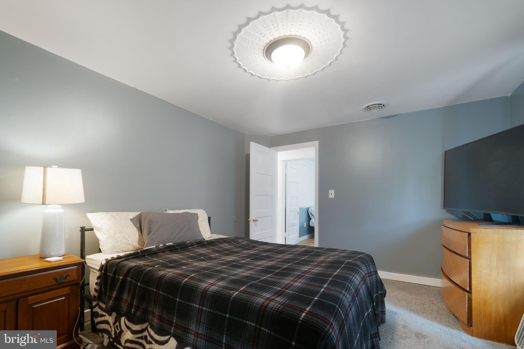 HAMPSTEAD - Residential