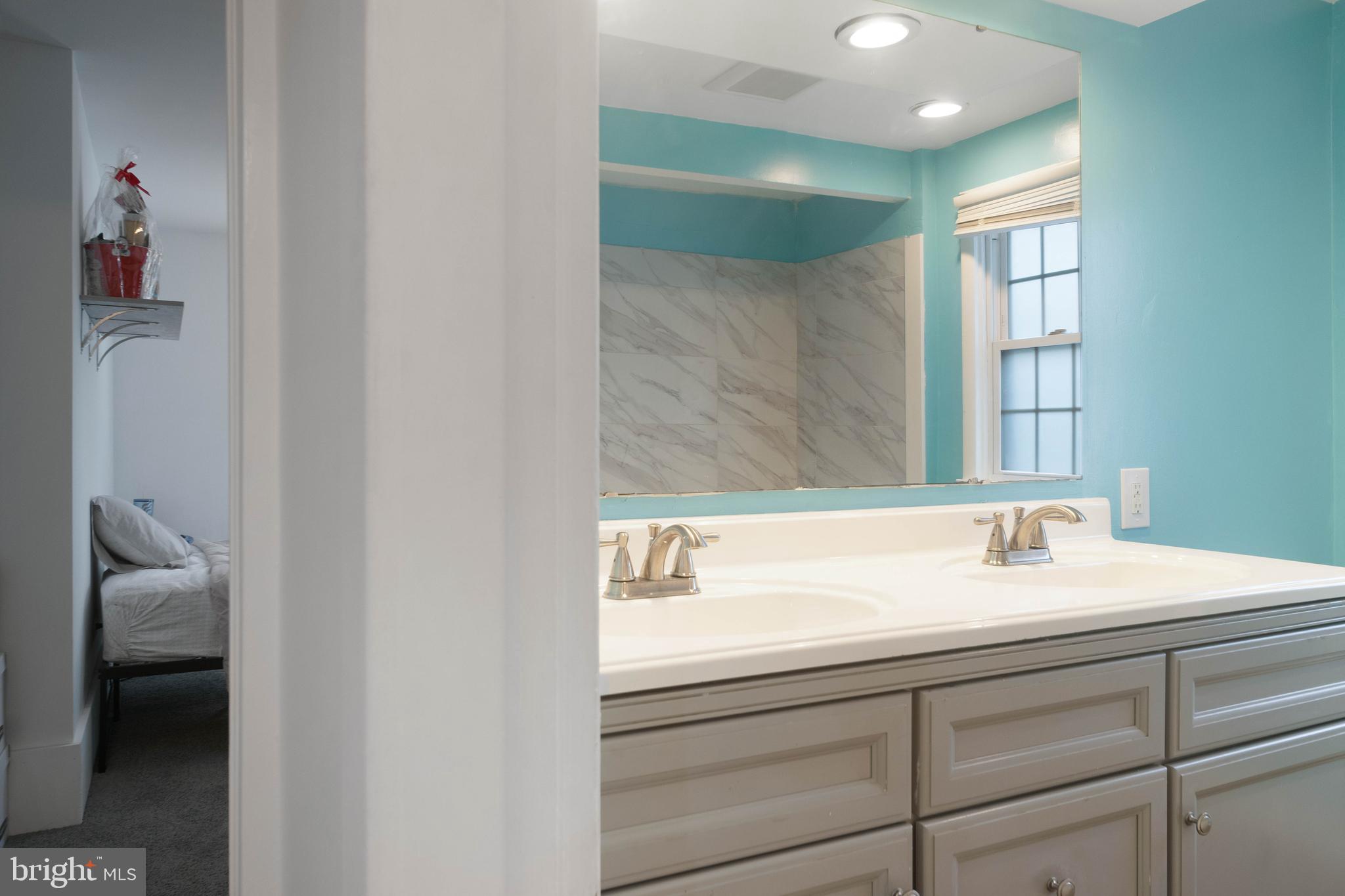 HAMPSTEAD - Residential