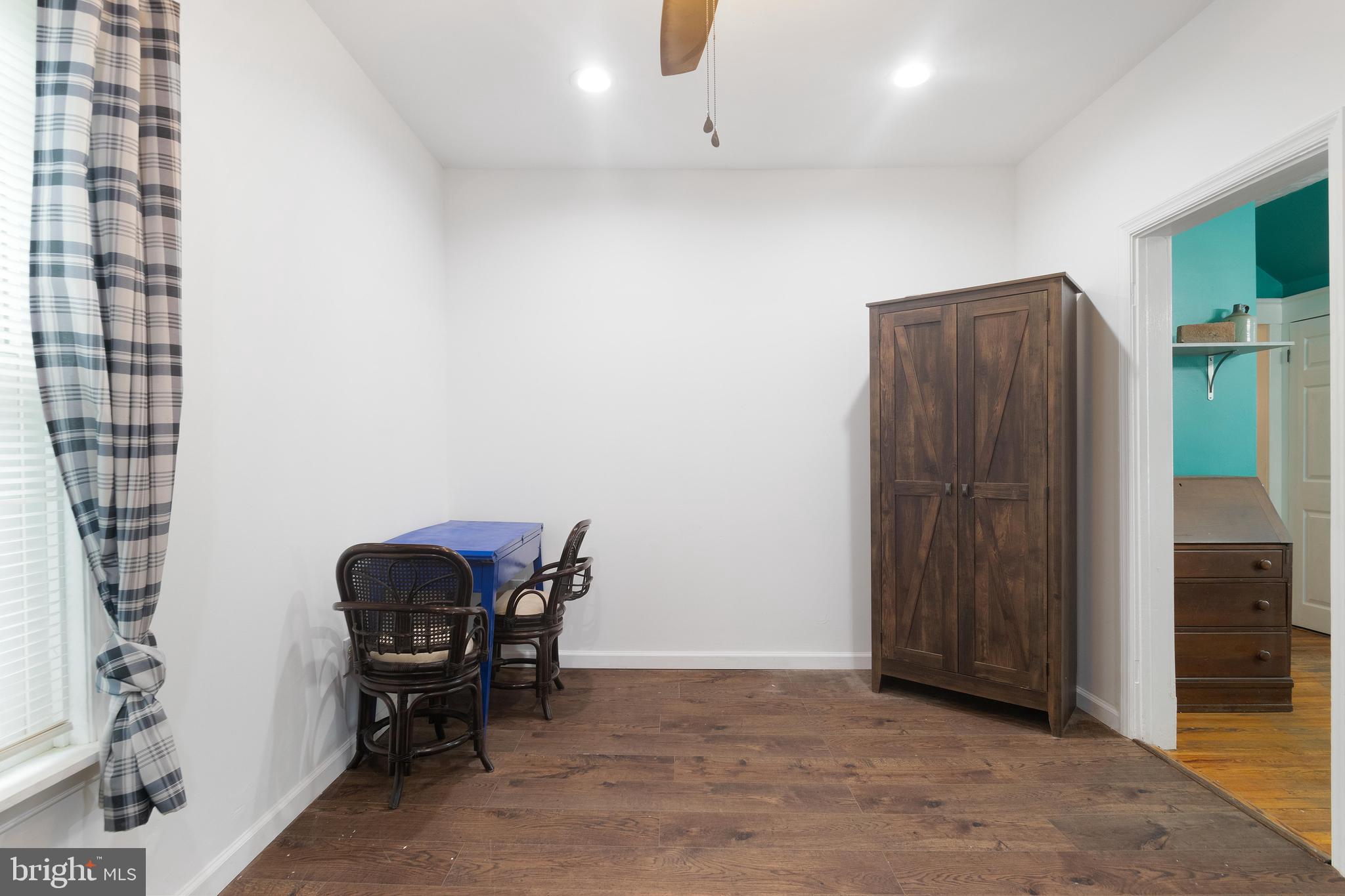 HAMPSTEAD - Residential