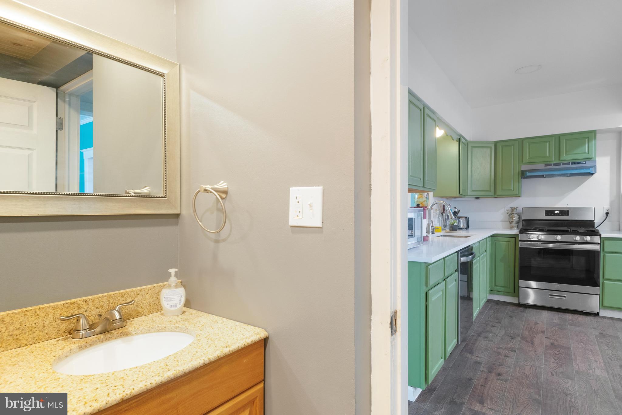 HAMPSTEAD - Residential