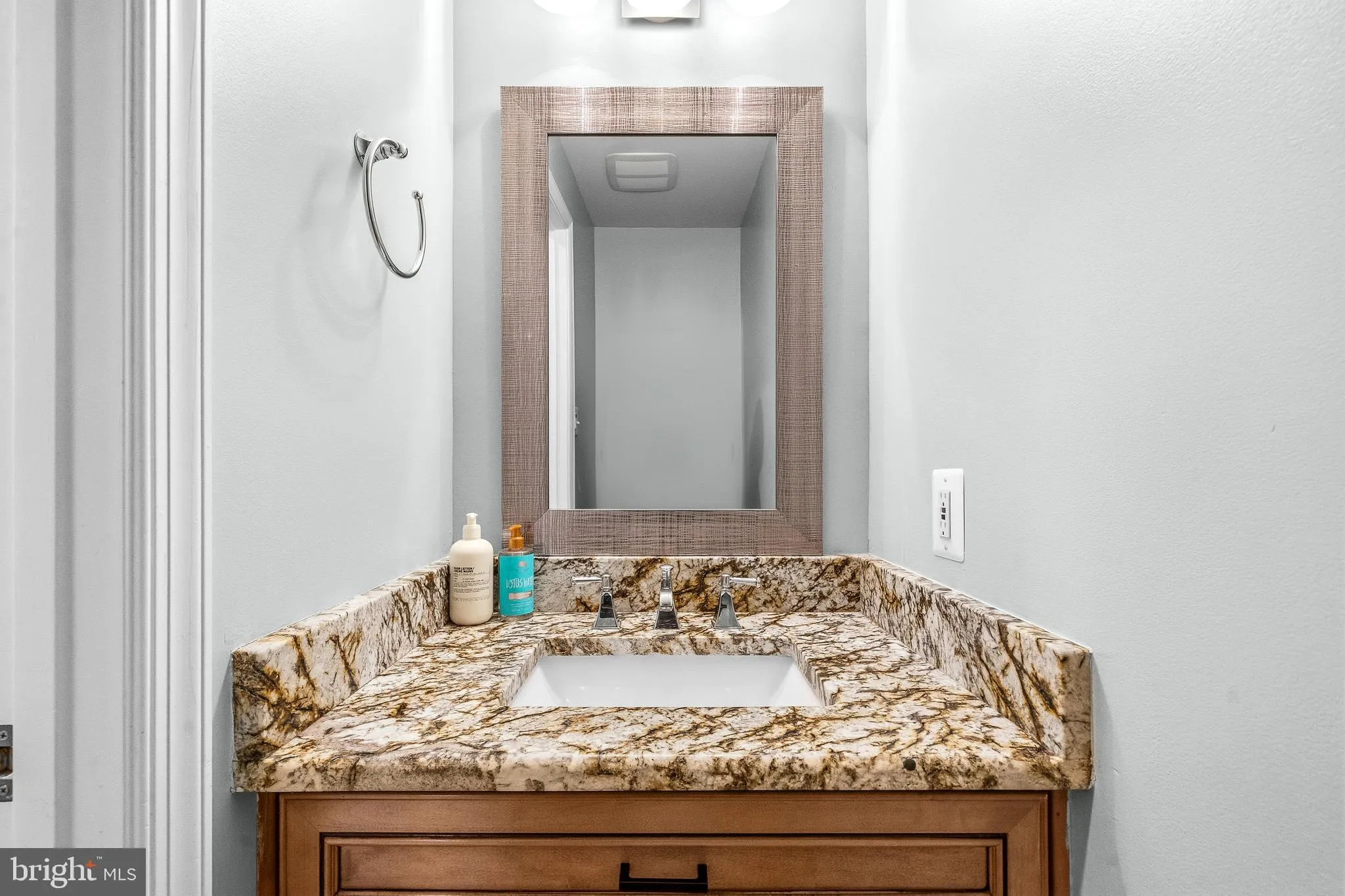 Additional image 82 of 968 N Rochester Street, Arlington, VA 22205