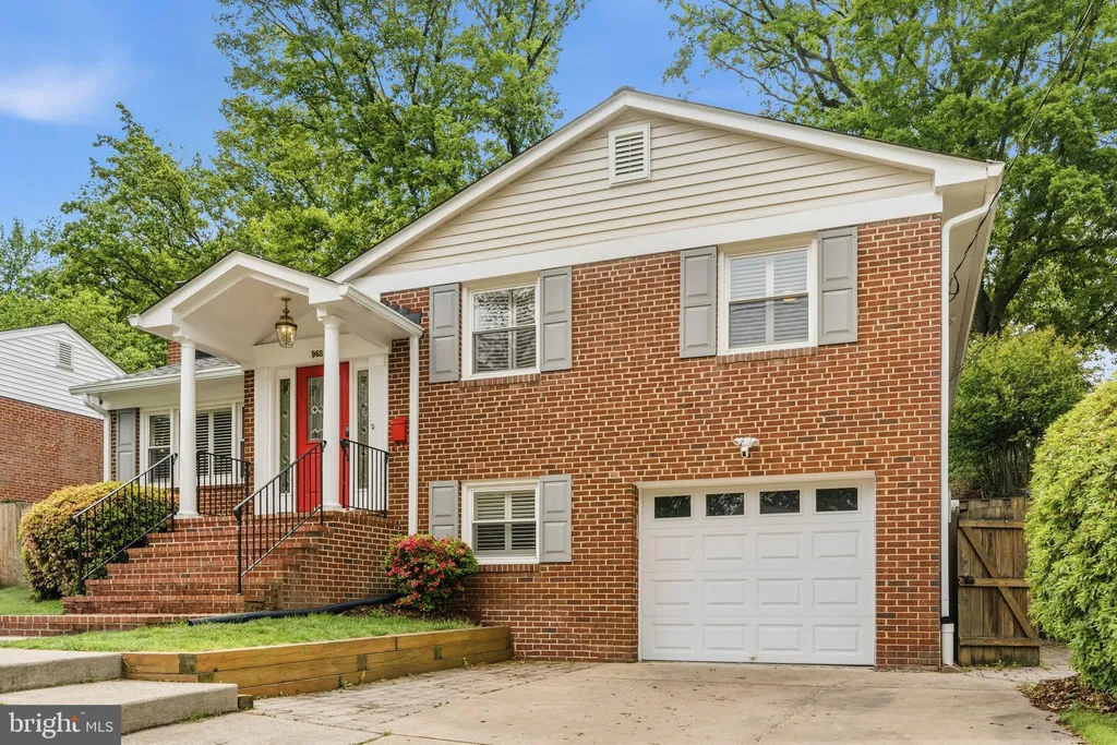 Additional image 4 of 968 N Rochester Street, Arlington, VA 22205