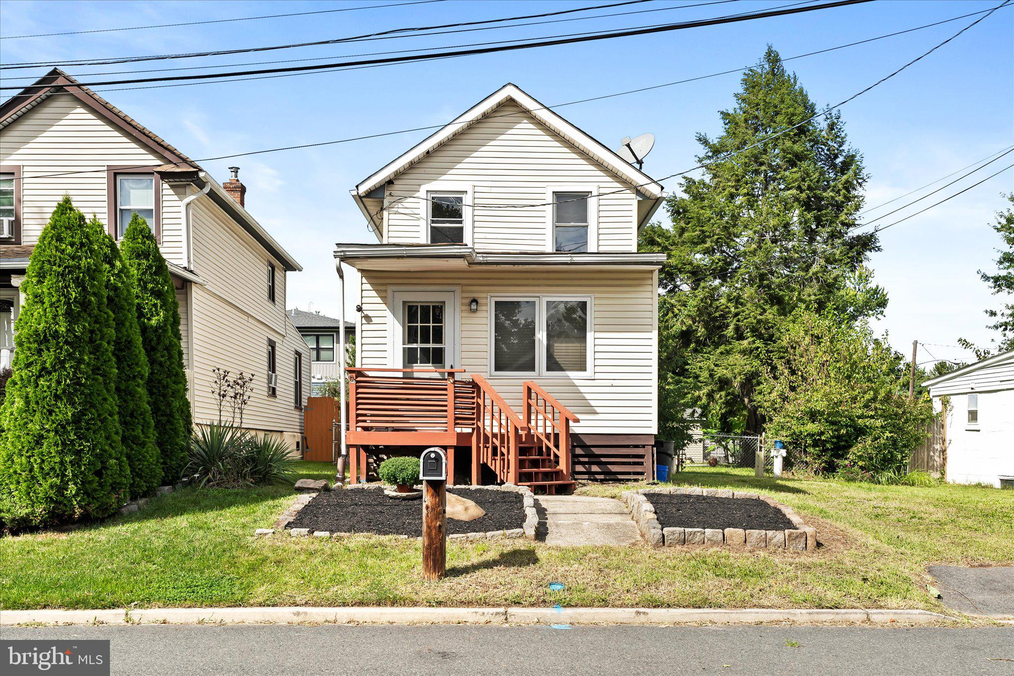 44 HUTCHINS AVENUE
