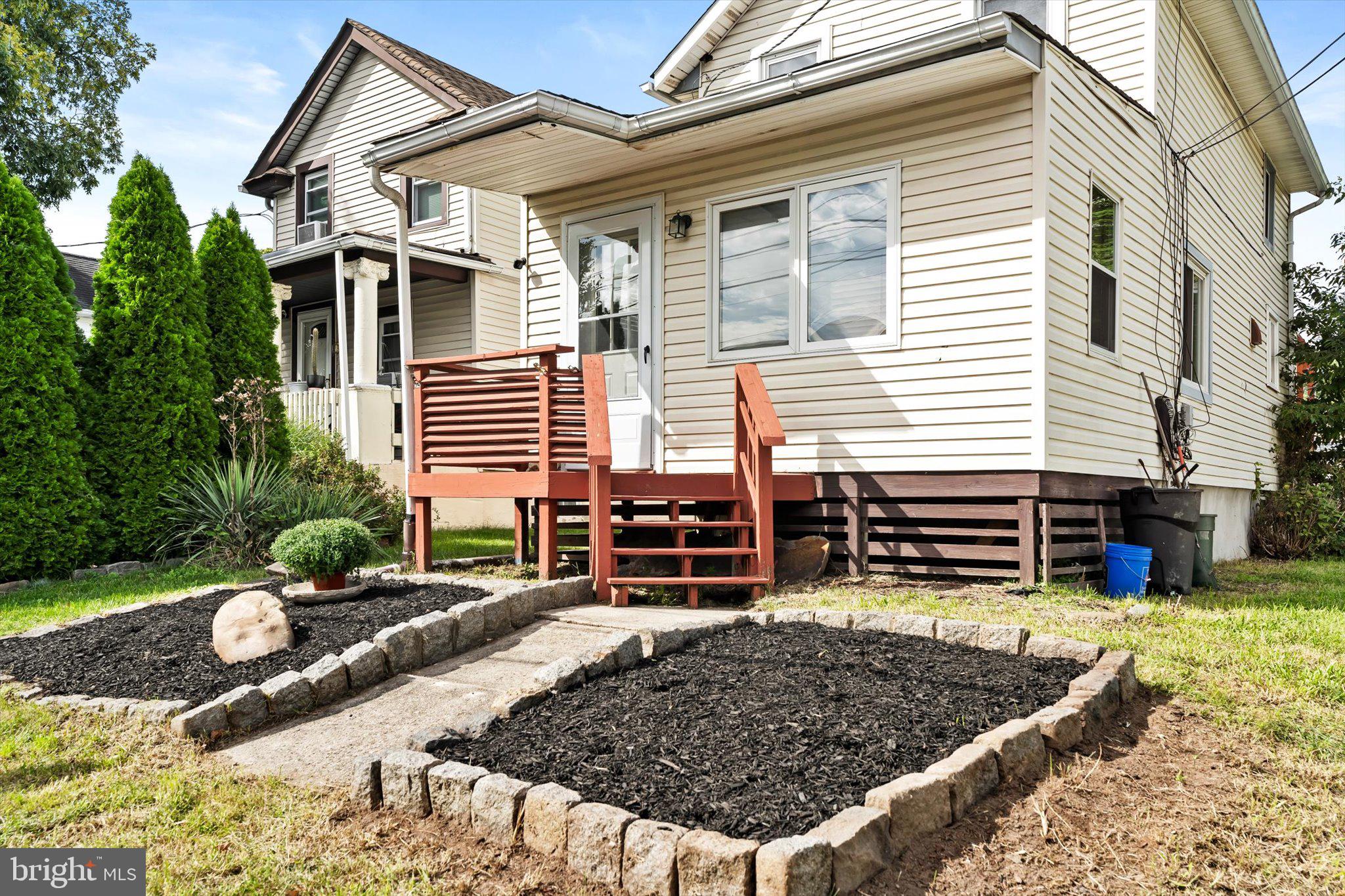 44 HUTCHINS AVENUE