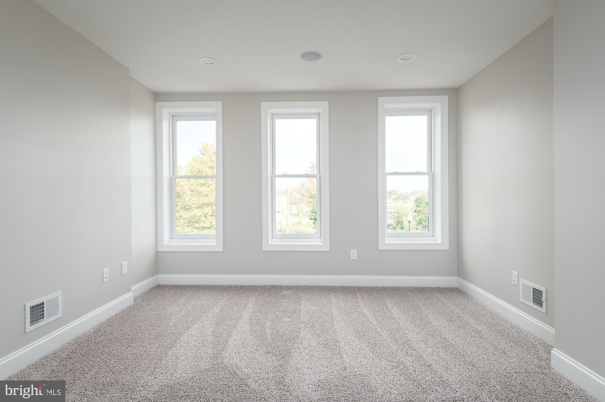 BROADWAY EAST - Residential