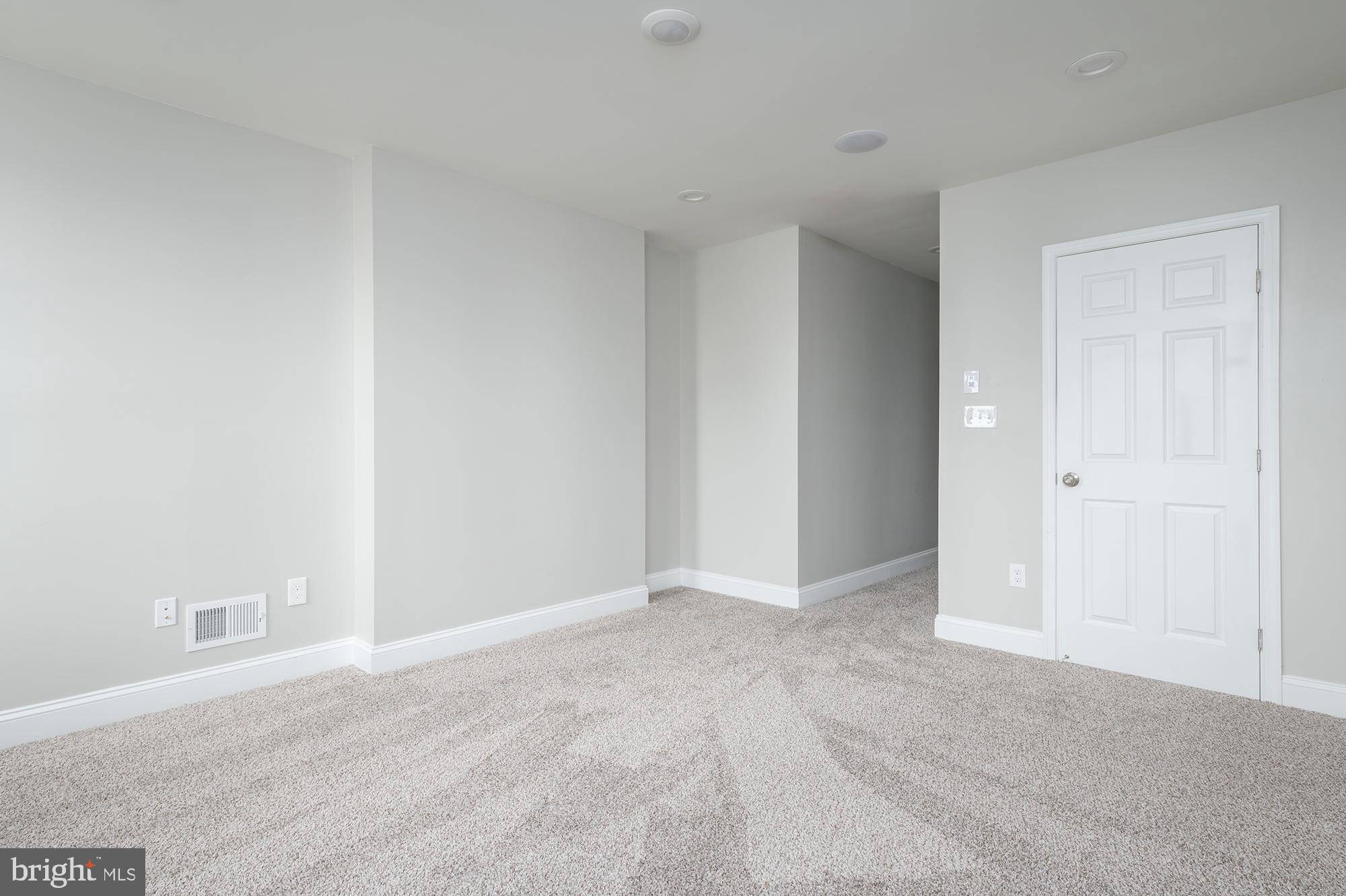 BROADWAY EAST - Residential