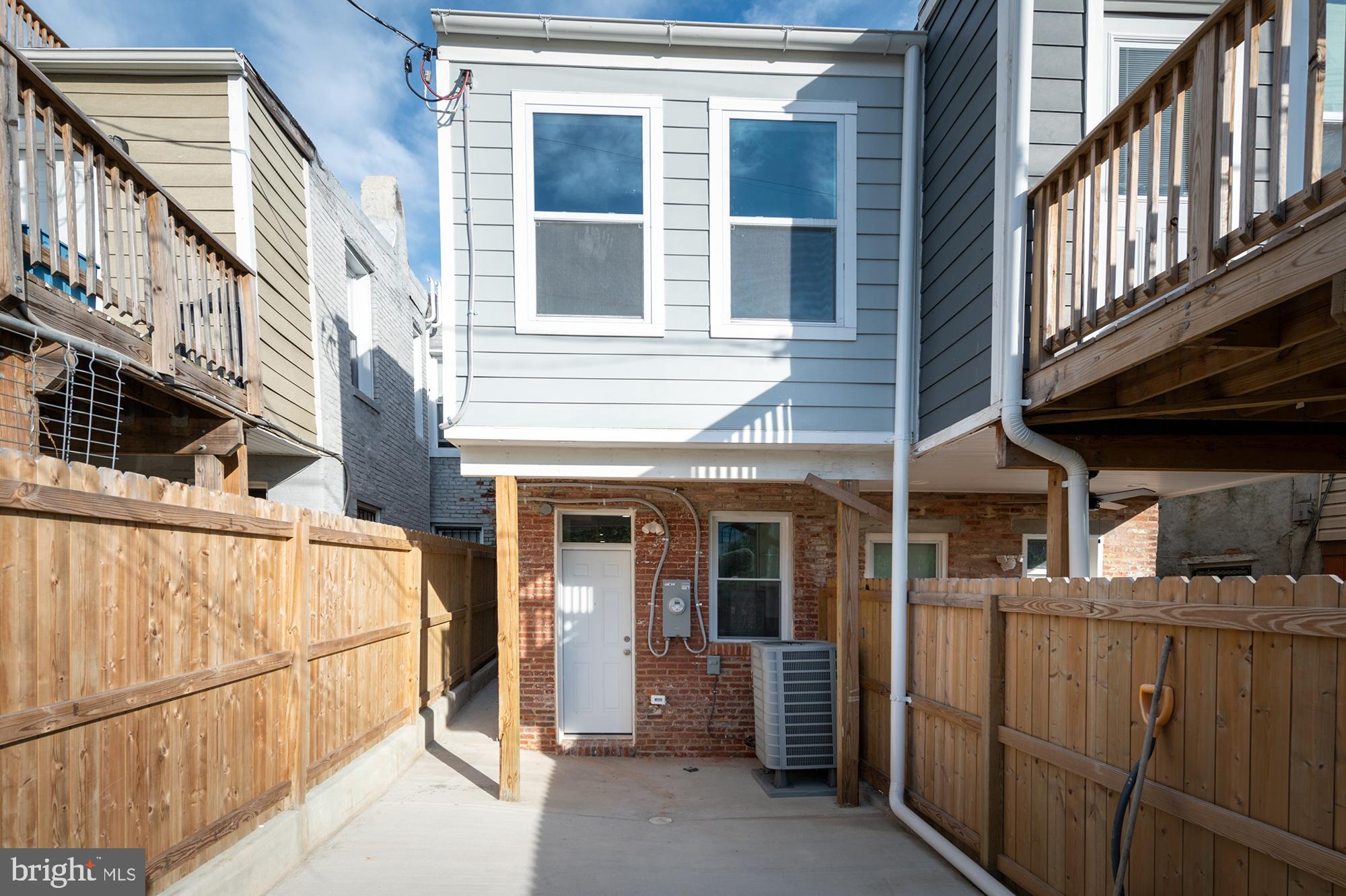 BROADWAY EAST - Residential